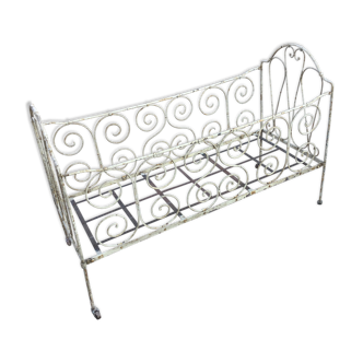 Foldable iron bed
