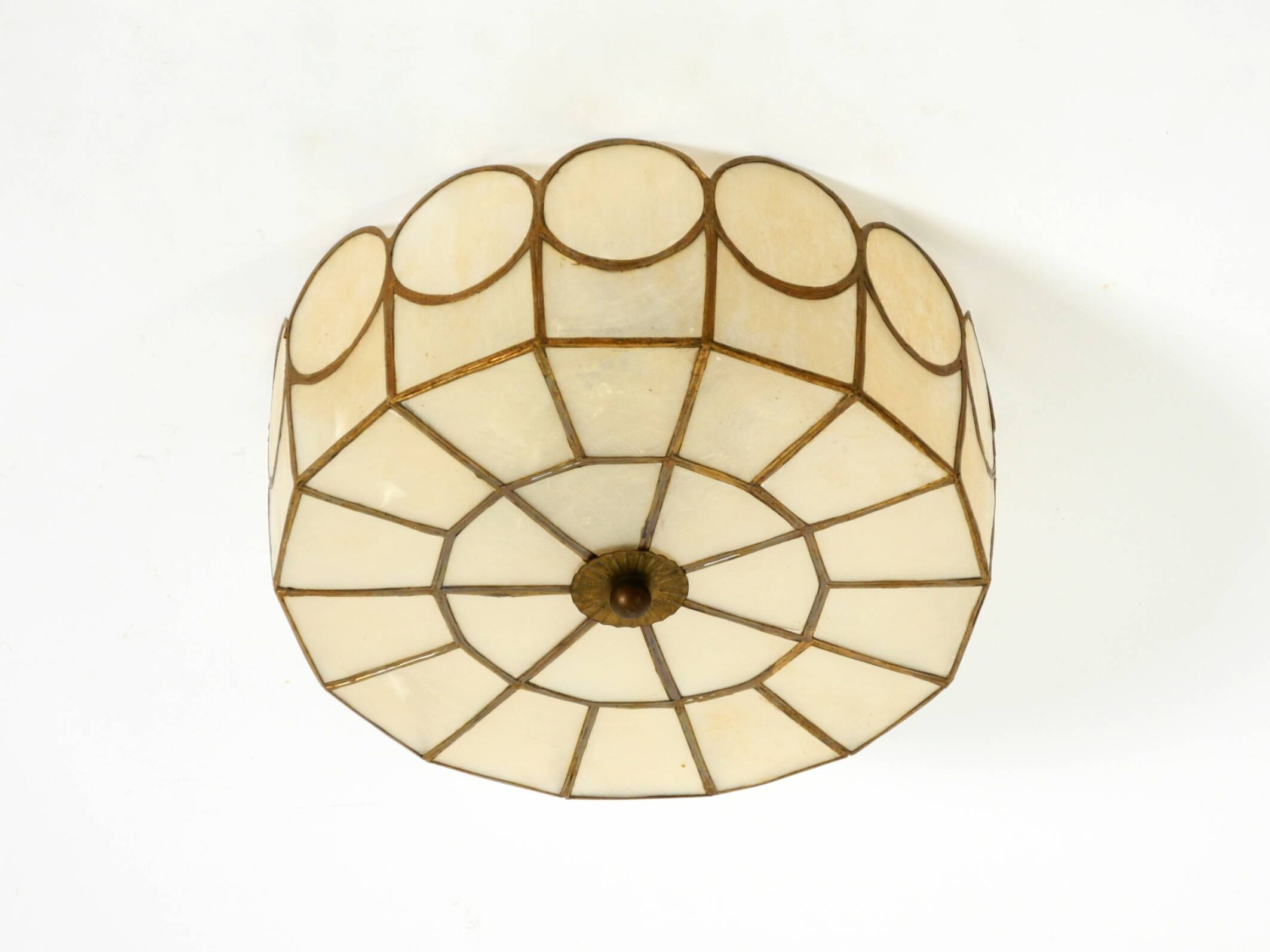 Beautiful round Mid-Century Modern ceiling or wall lamp made of Capiz