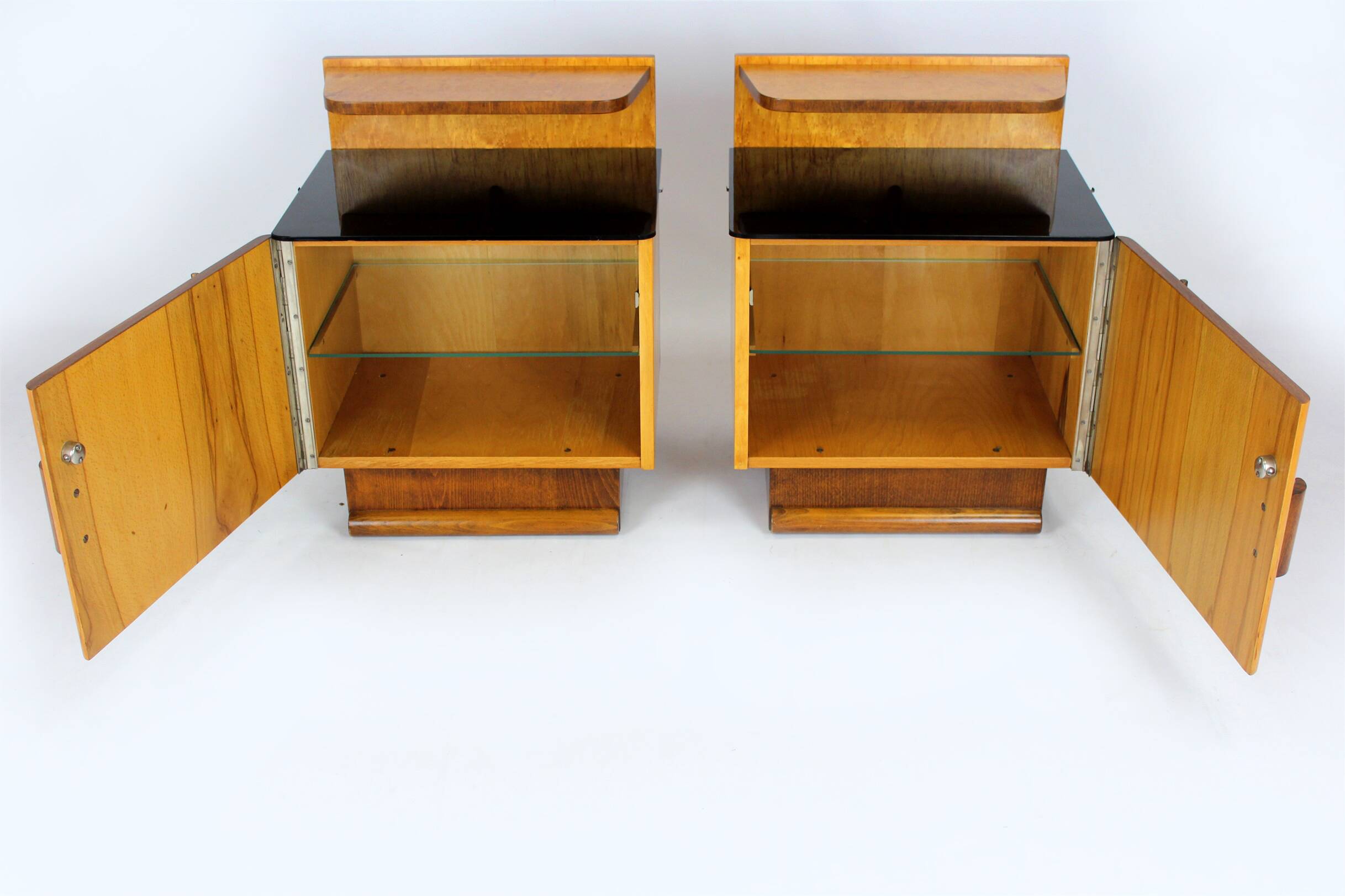Tables de chevet Art Déco restaurées avec plateaux en verre noir, années 1950, lot de 2