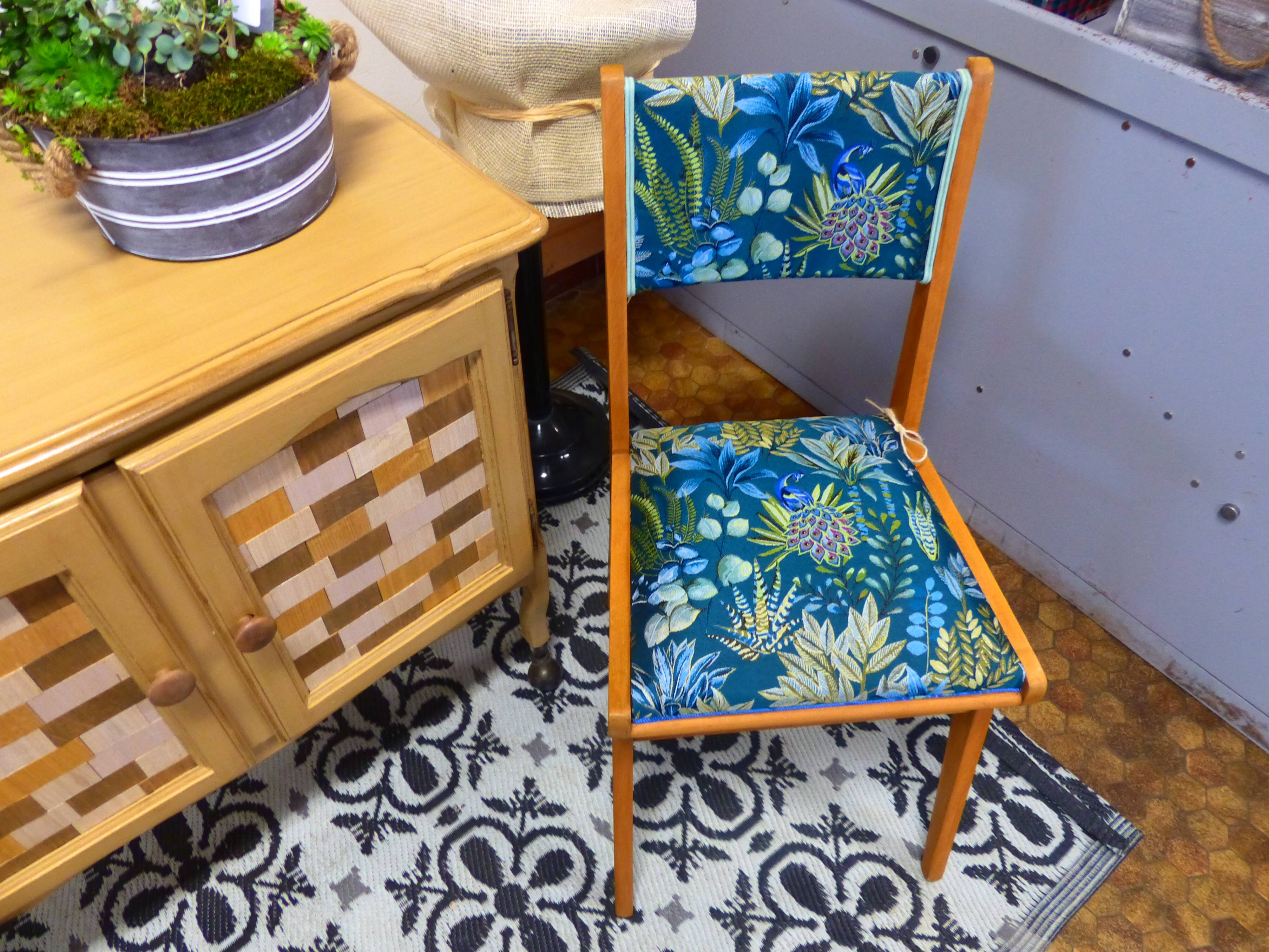 Pair of chairs 1960 jungle fabric