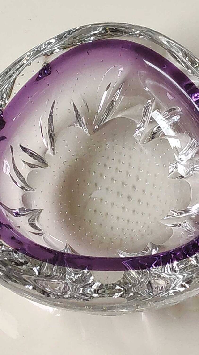 Murano bubble/Bullicante pocket emptier. Cross-pattern. Blown art glass. Diam 13 cm