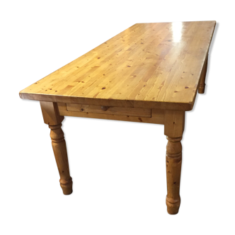 Farm table