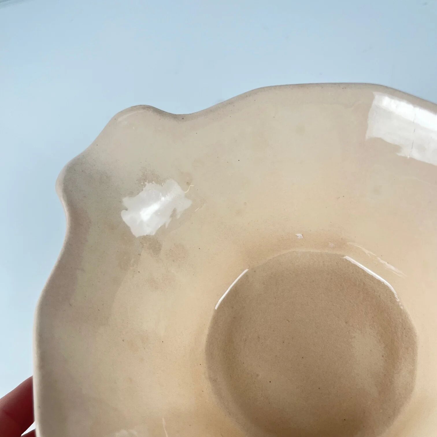 Digoin - Sarreguemines sauce boat, rose pattern, first half of the 20th century.