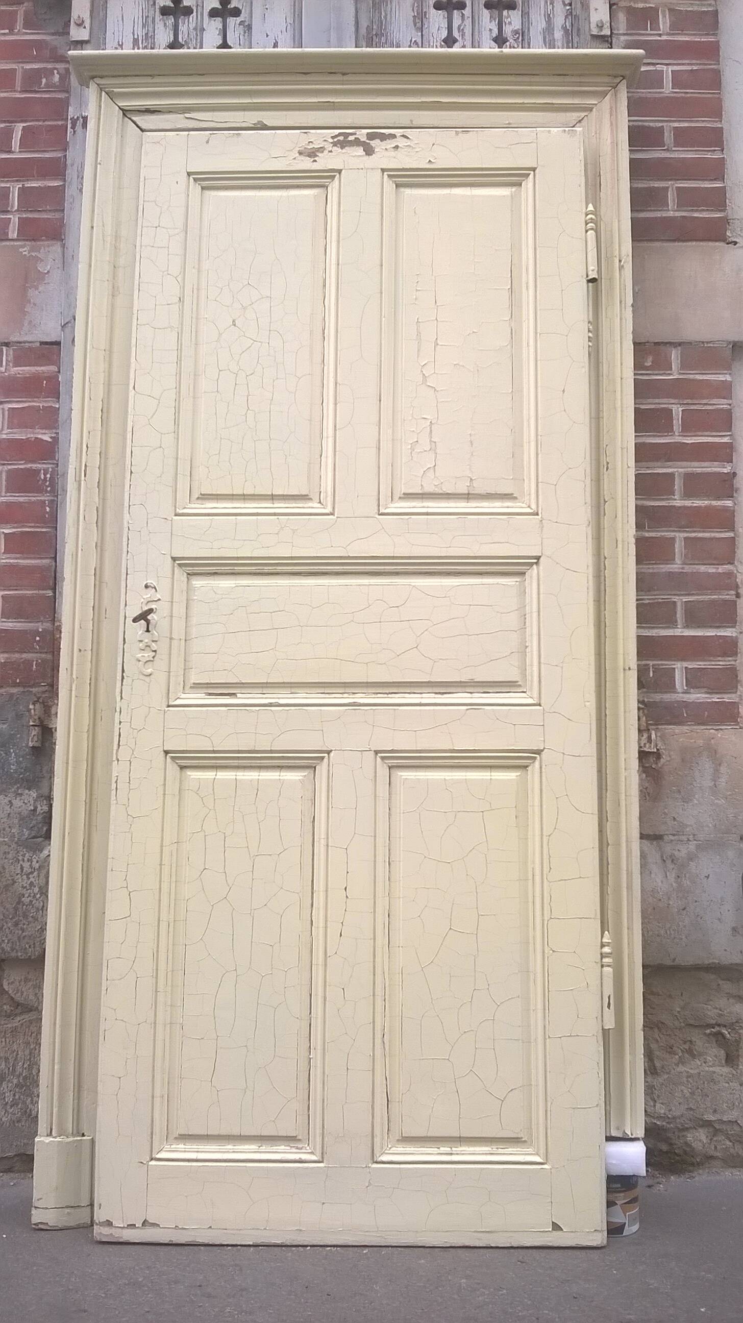 Porte mouluré avec cadre xix eme
