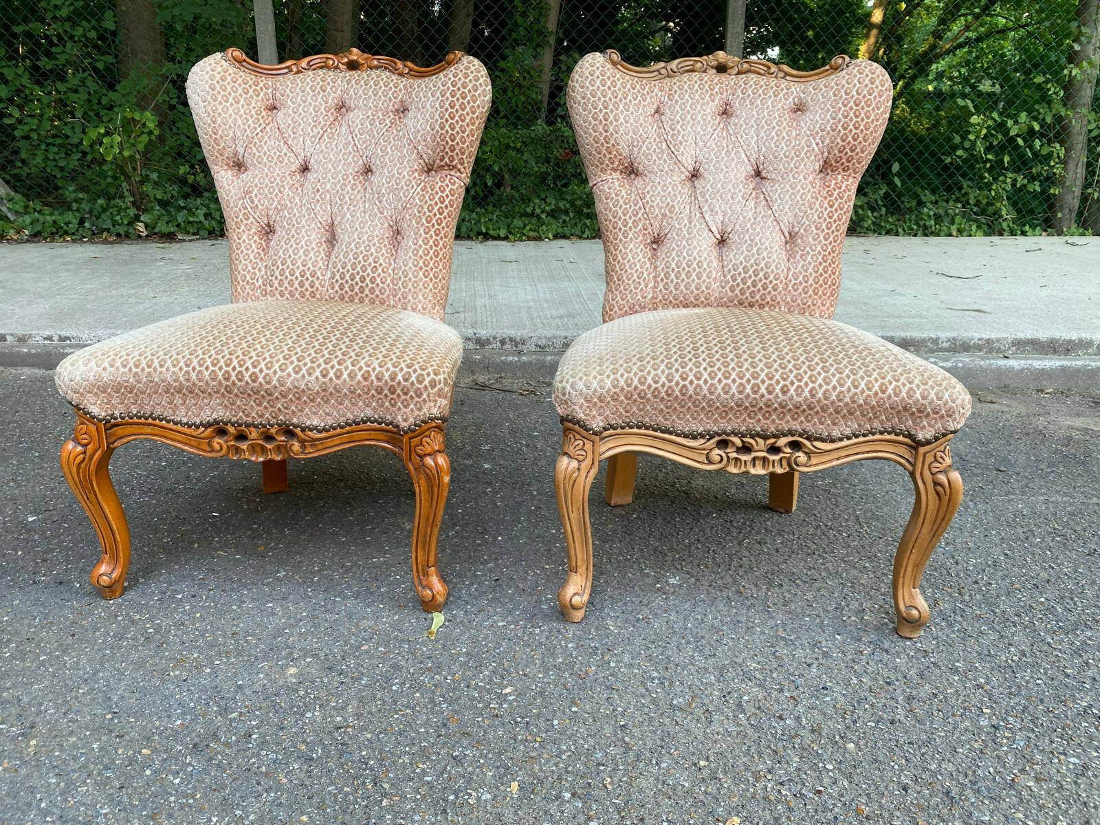 2 bergères fauteuils Louis XV tissu velours rosé