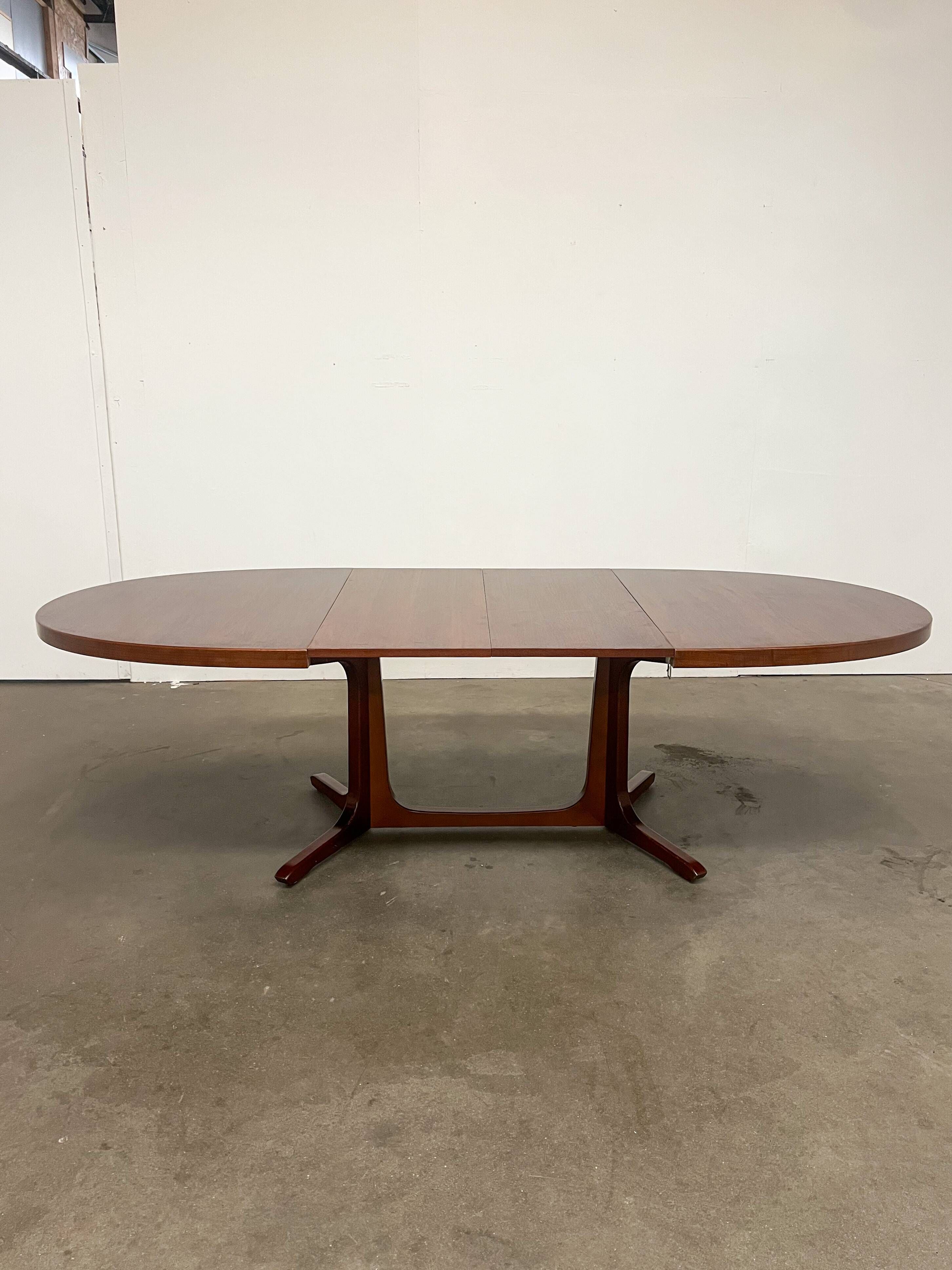 Vintage Baumann extendable table – 2 integrated extensions, 1960s