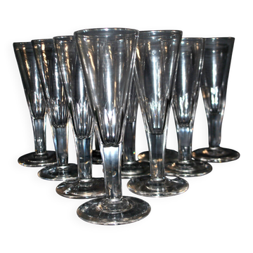 10 flûtes à champagne en verre soufflé taillé côtes plates 1900