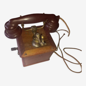 Old hand-cranked telephone