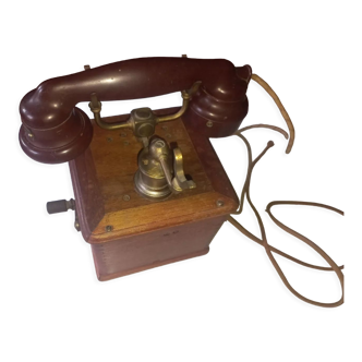 Old hand-cranked telephone