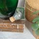 Carafe ou flacon en verre vert et étain