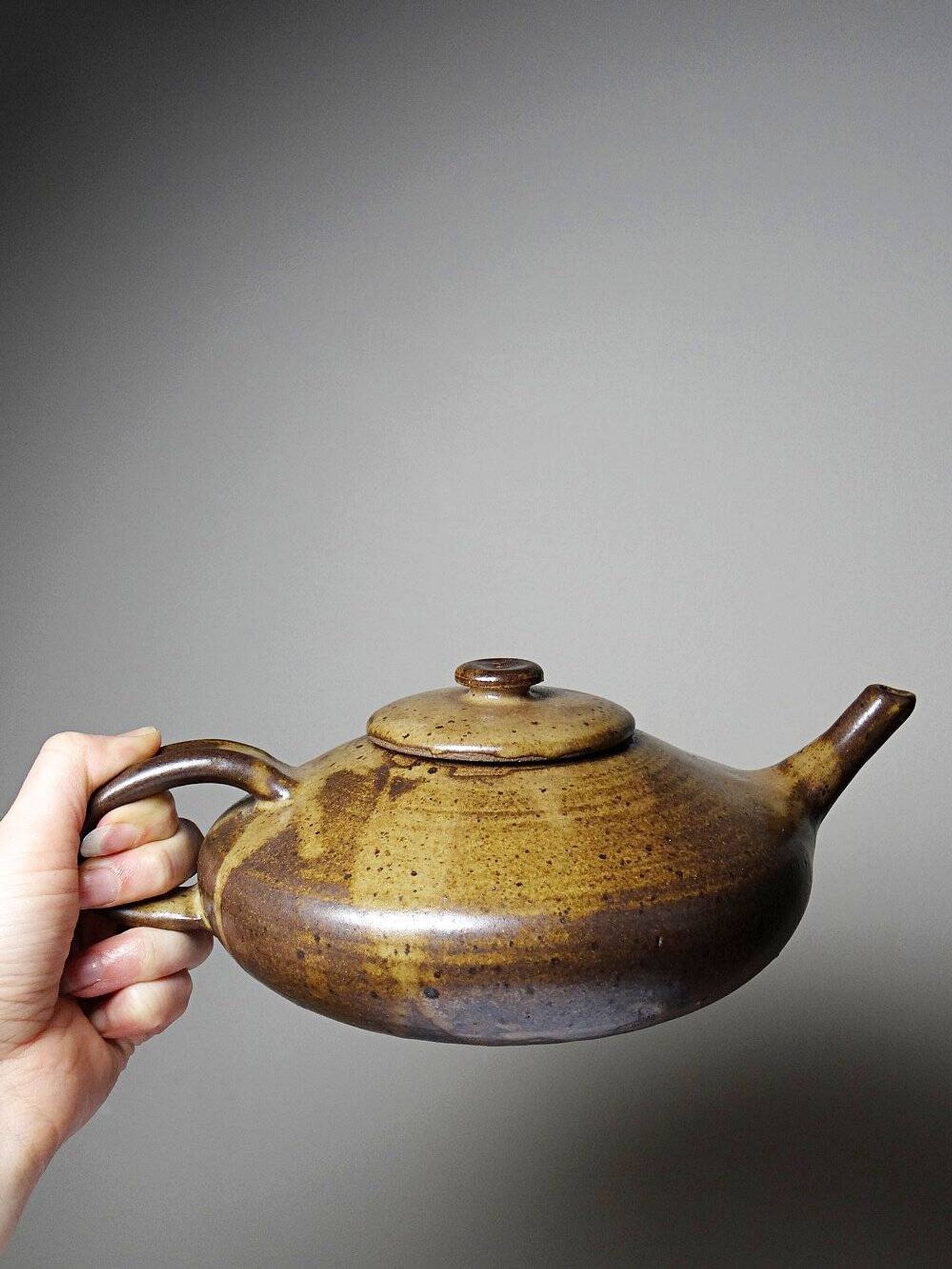 Vintage Japanese-style teapot from the 70s-90s, handmade brown stoneware signed Pichon.