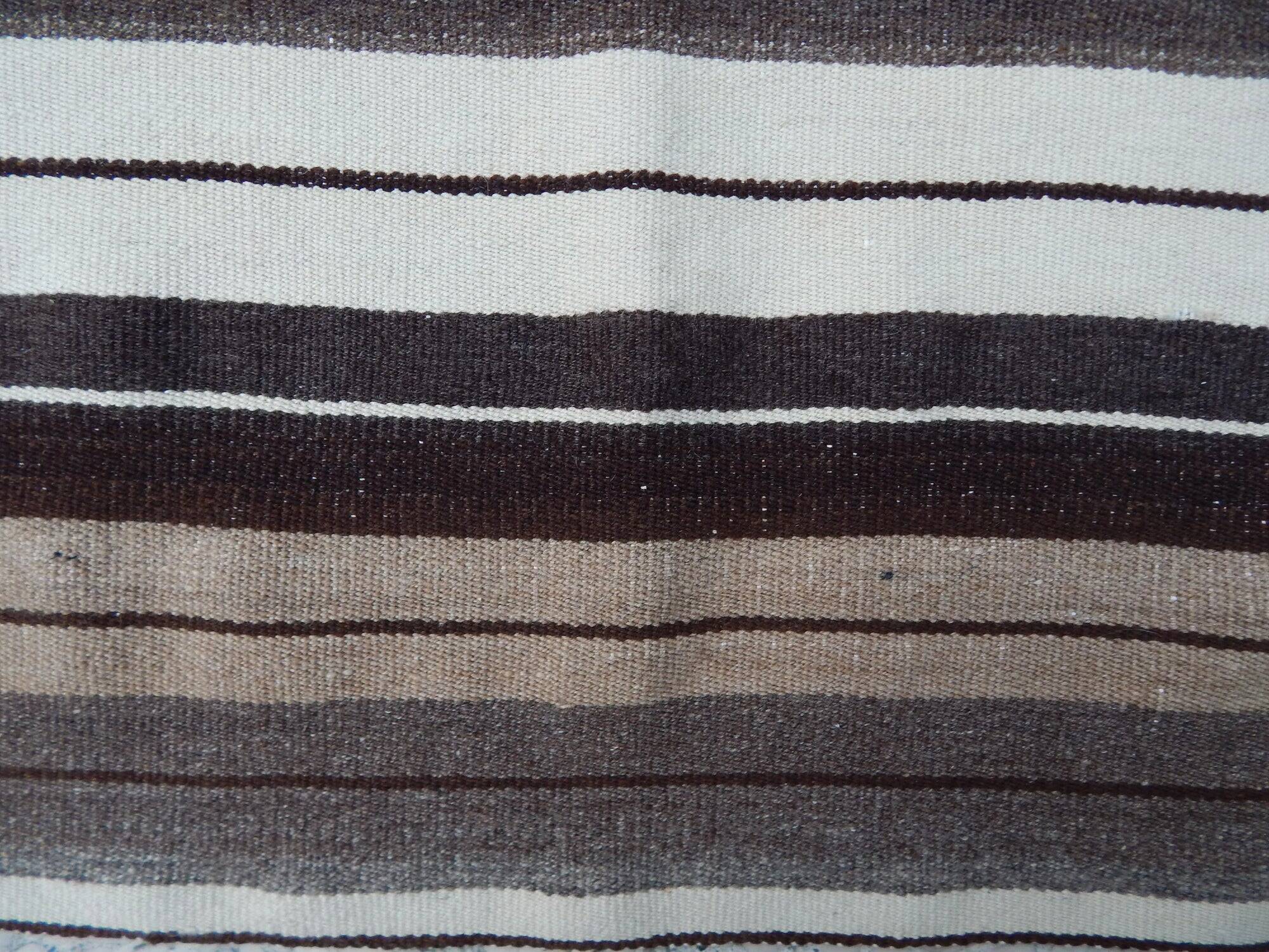 Vintage Turkish kilim, handwoven, 153x257 cm.