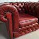 Fauteuil Chesterfield cuir bordeaux clair