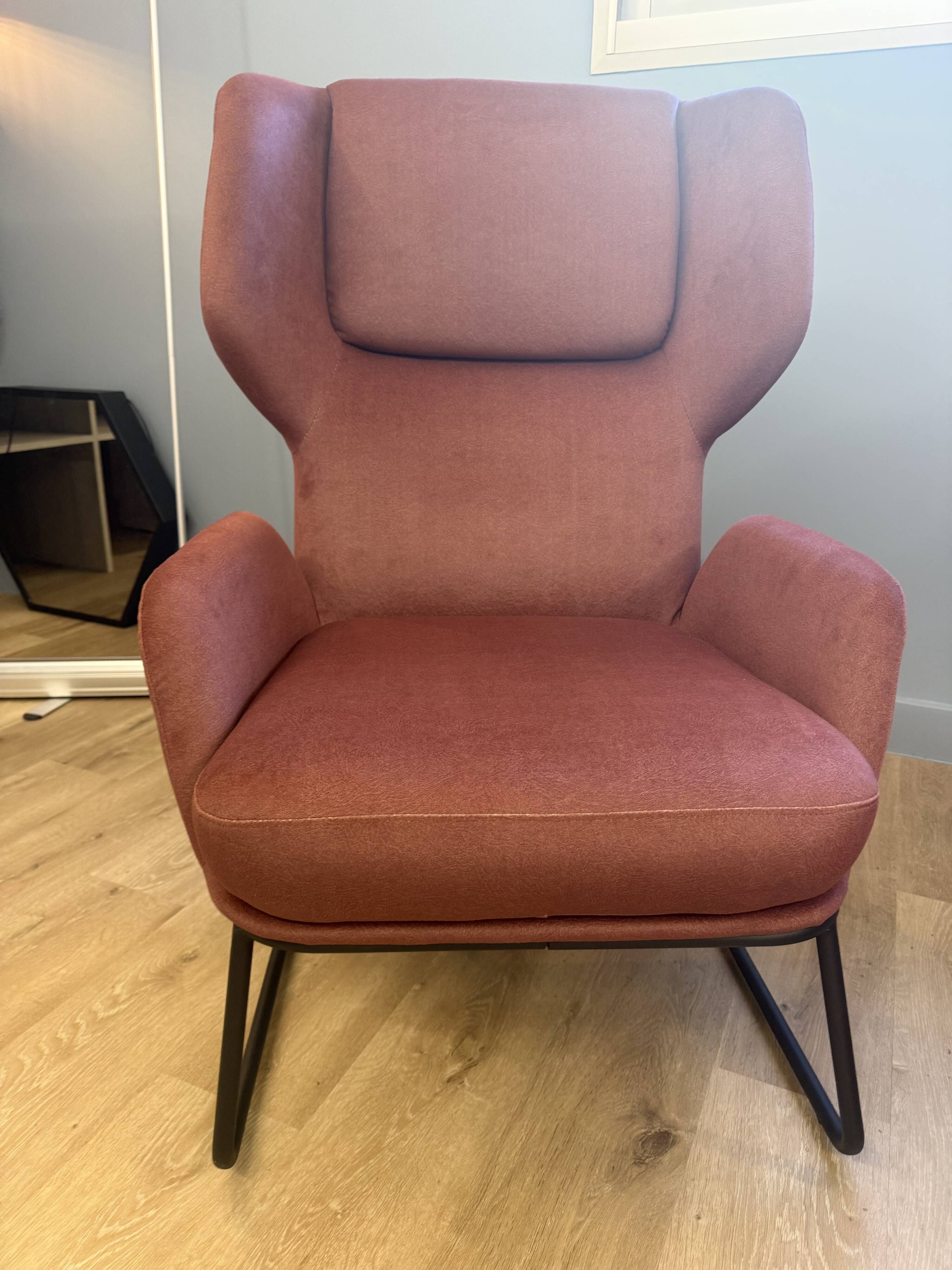 Set of 2 burgundy armchairs