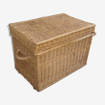 Wicker travel trunk