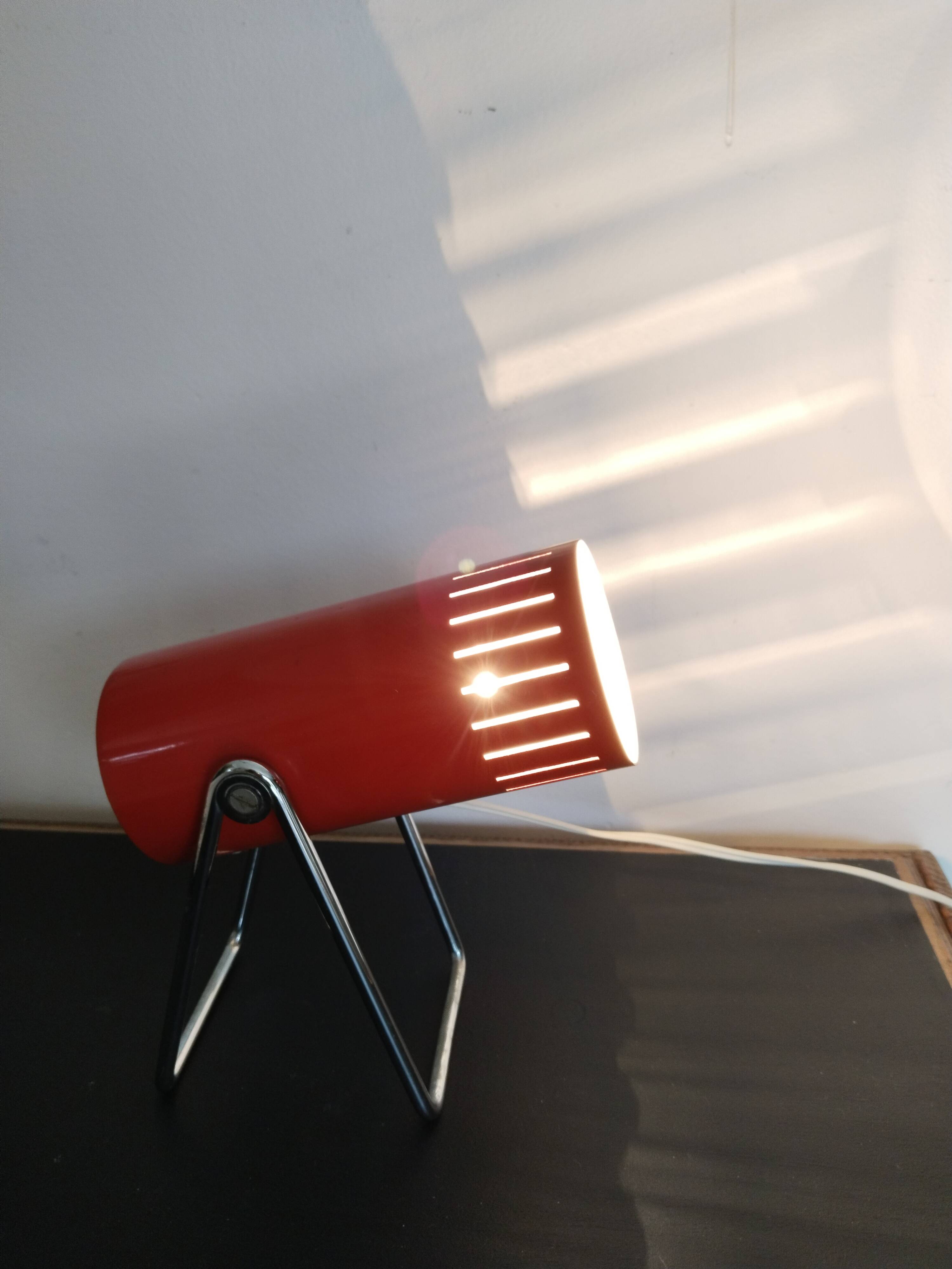 Lampe à poser , spot rouge , années 50