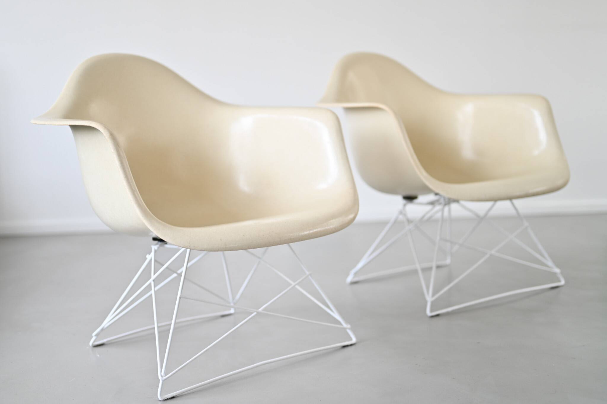 2 "cats & Craddle" armchairs Charles & Ray EAMES - HERMAN MILLER EDITION