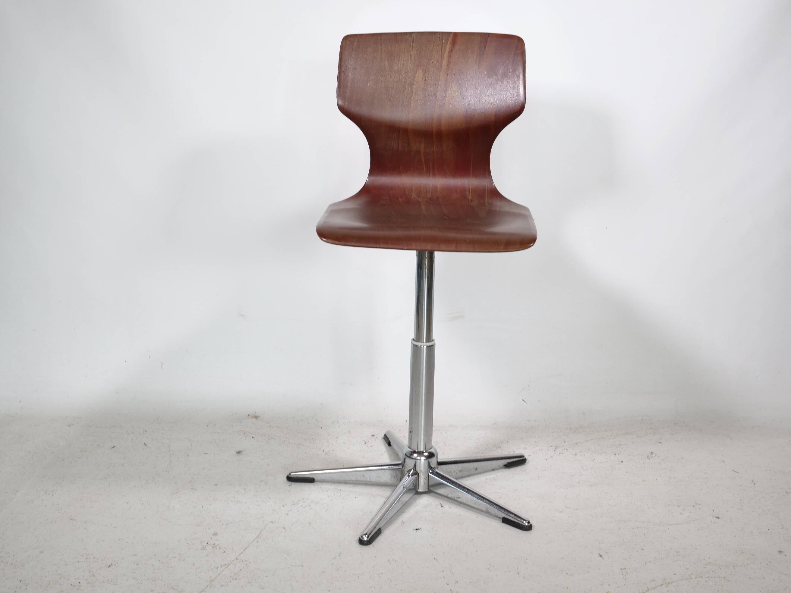 8 chaises pivotantes Flototto, années 70