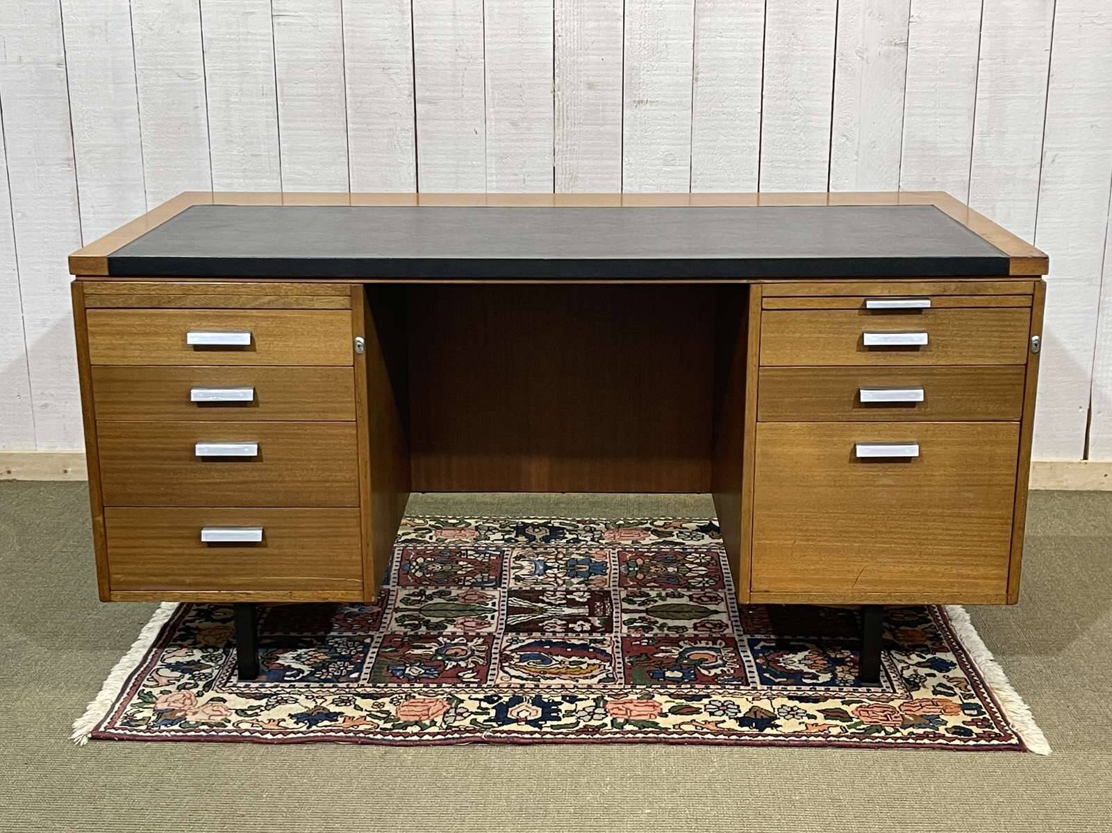 Bureau de direction anglais des années 1970 en acajou