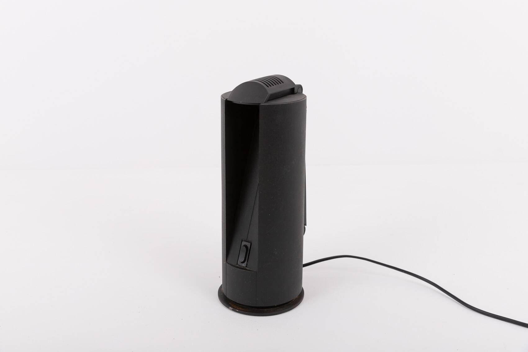 Post modern ‘Grillo’ desk lamp by Hans von Klier for Bilumen, Italy 1980’s