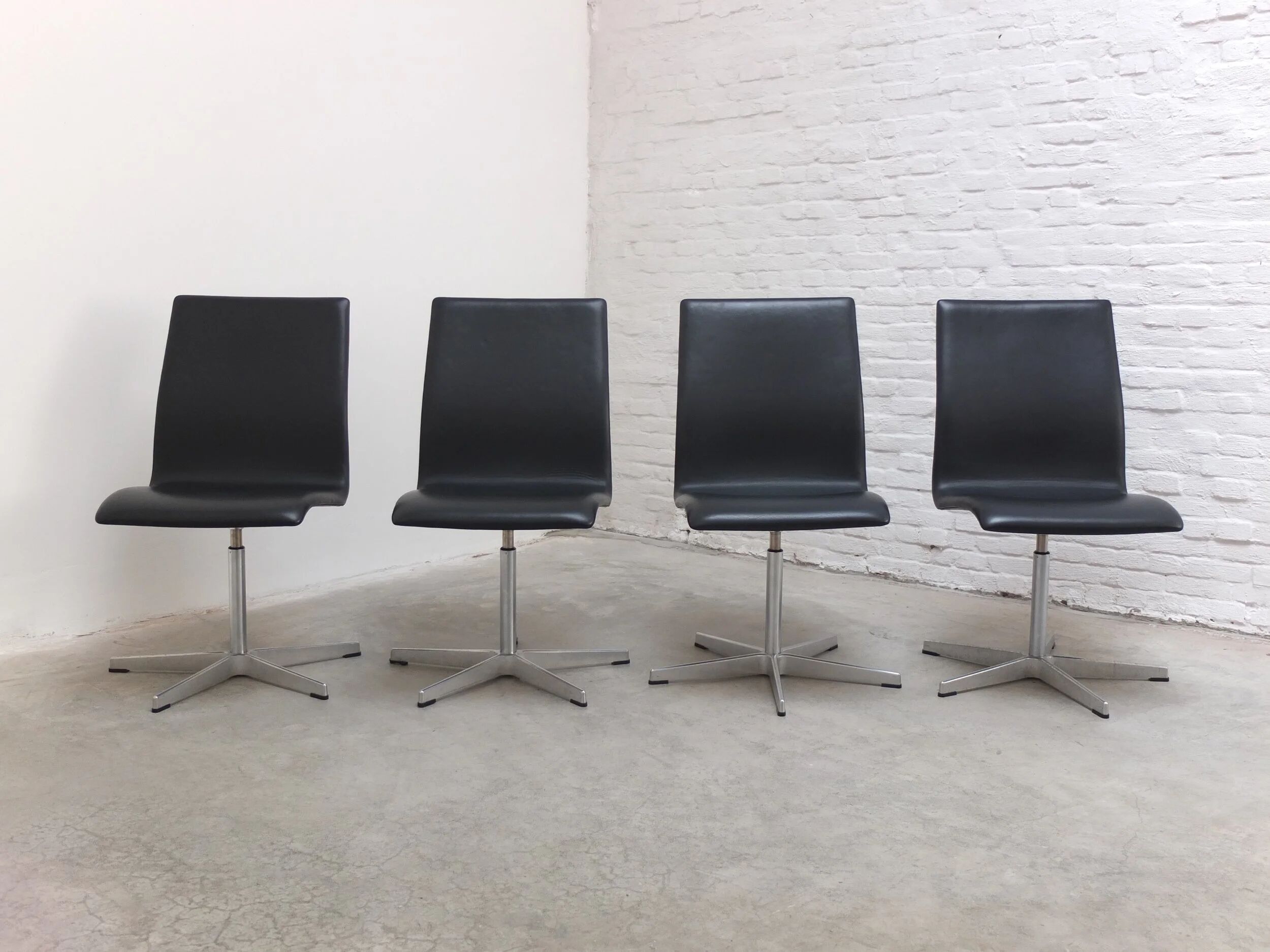 Set of 6 'Oxford' swivel chairs by Arne Jacobsen for Fritz Hansen, 1965