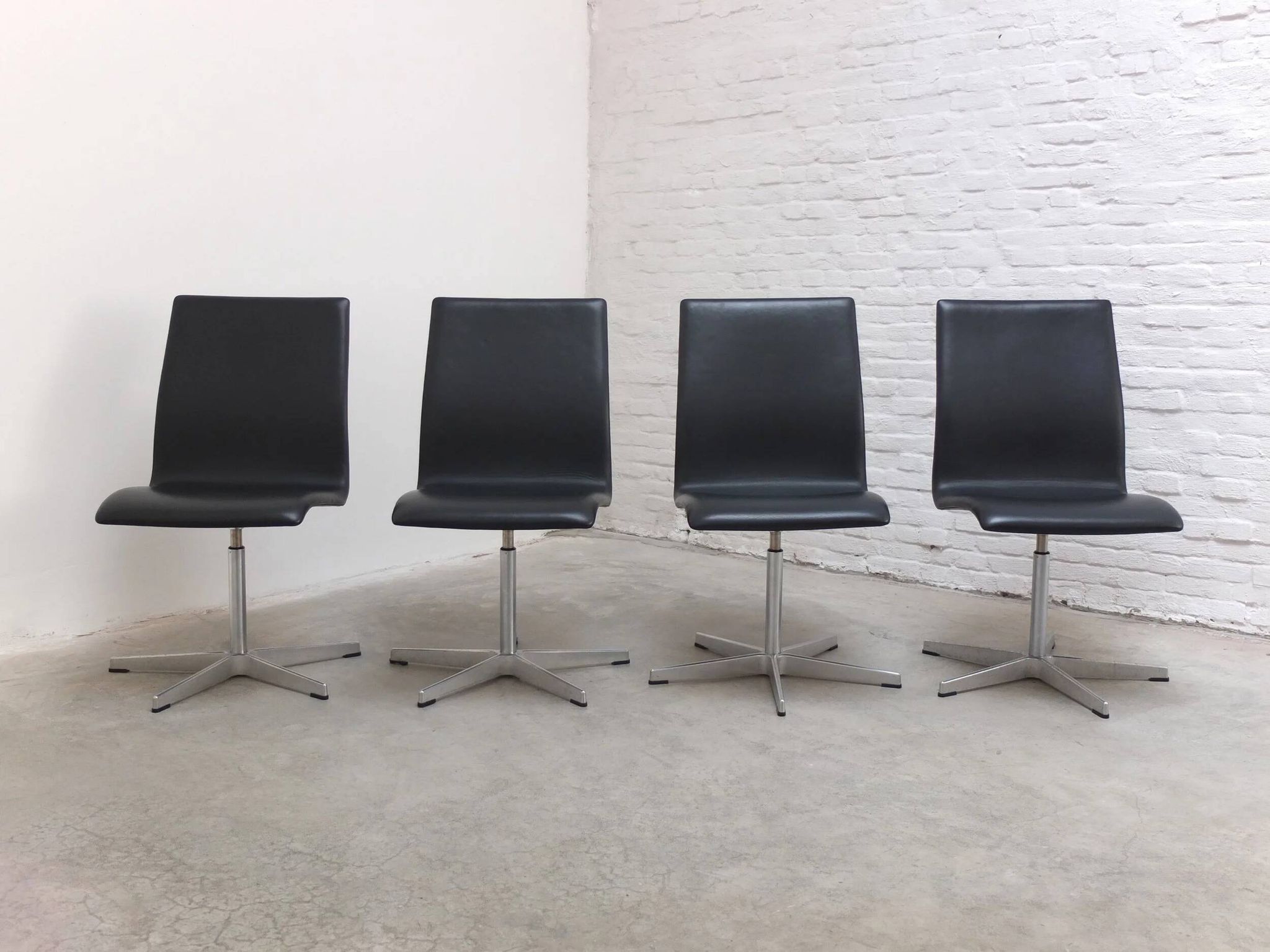Set of 6 'Oxford' swivel chairs by Arne Jacobsen for Fritz Hansen, 1965