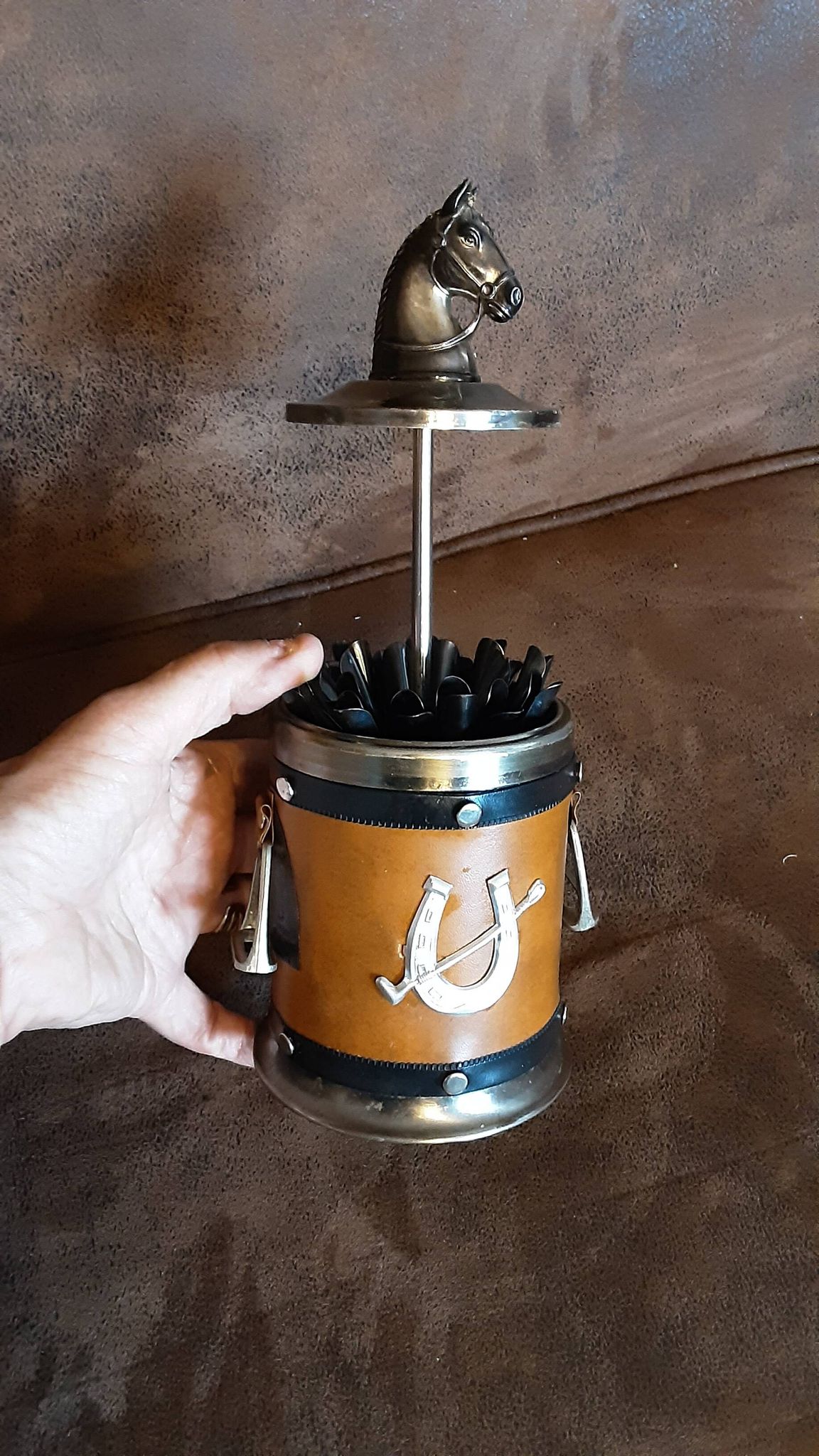 Distributeur de cigarettes vintage