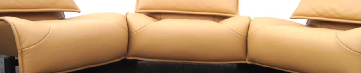Canapé en cuir camel modèle Veranda Cassina