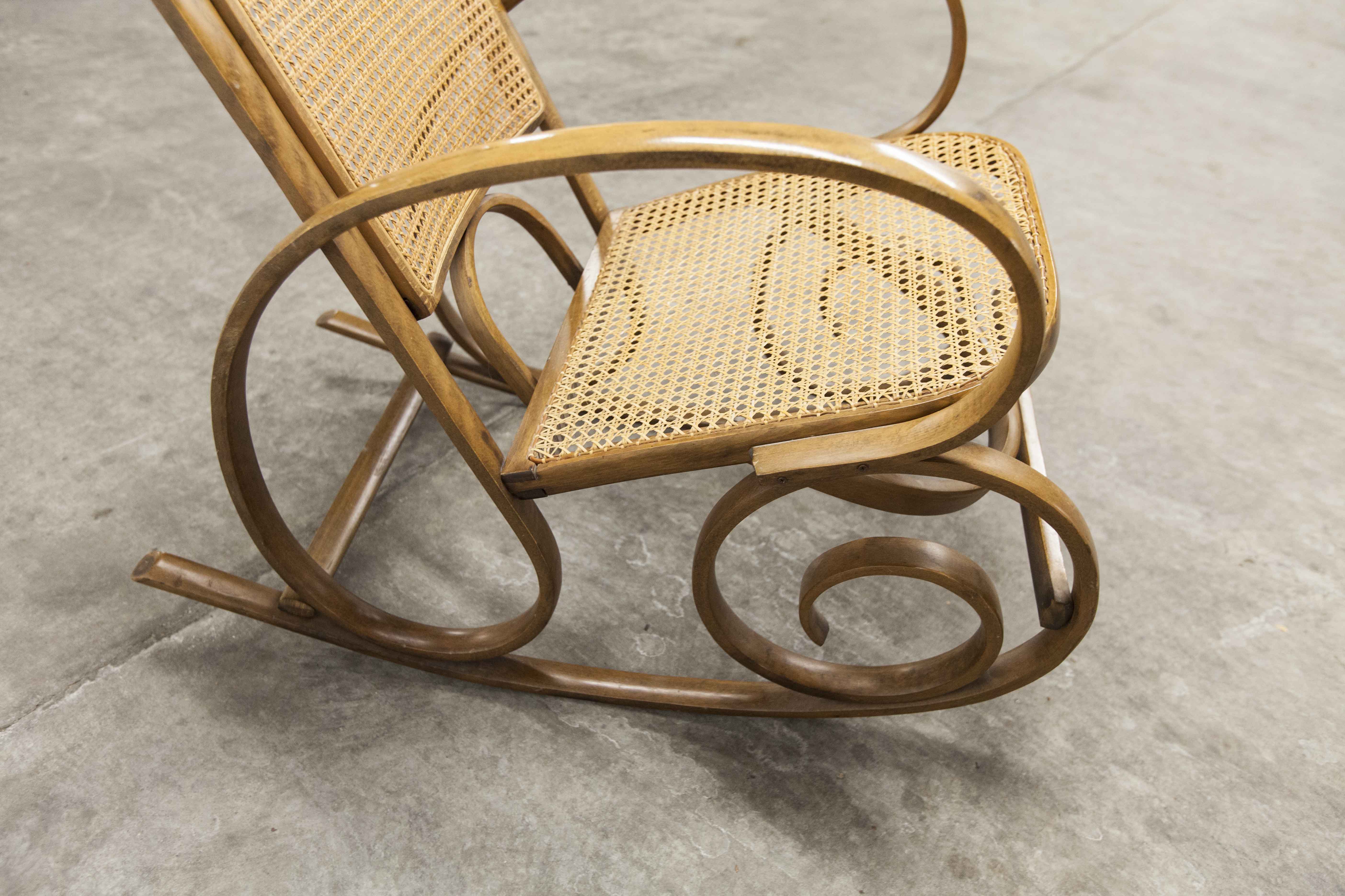 Thonet rocking-chair 1900