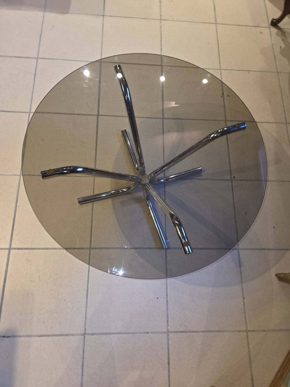 Table basse en verre et métal