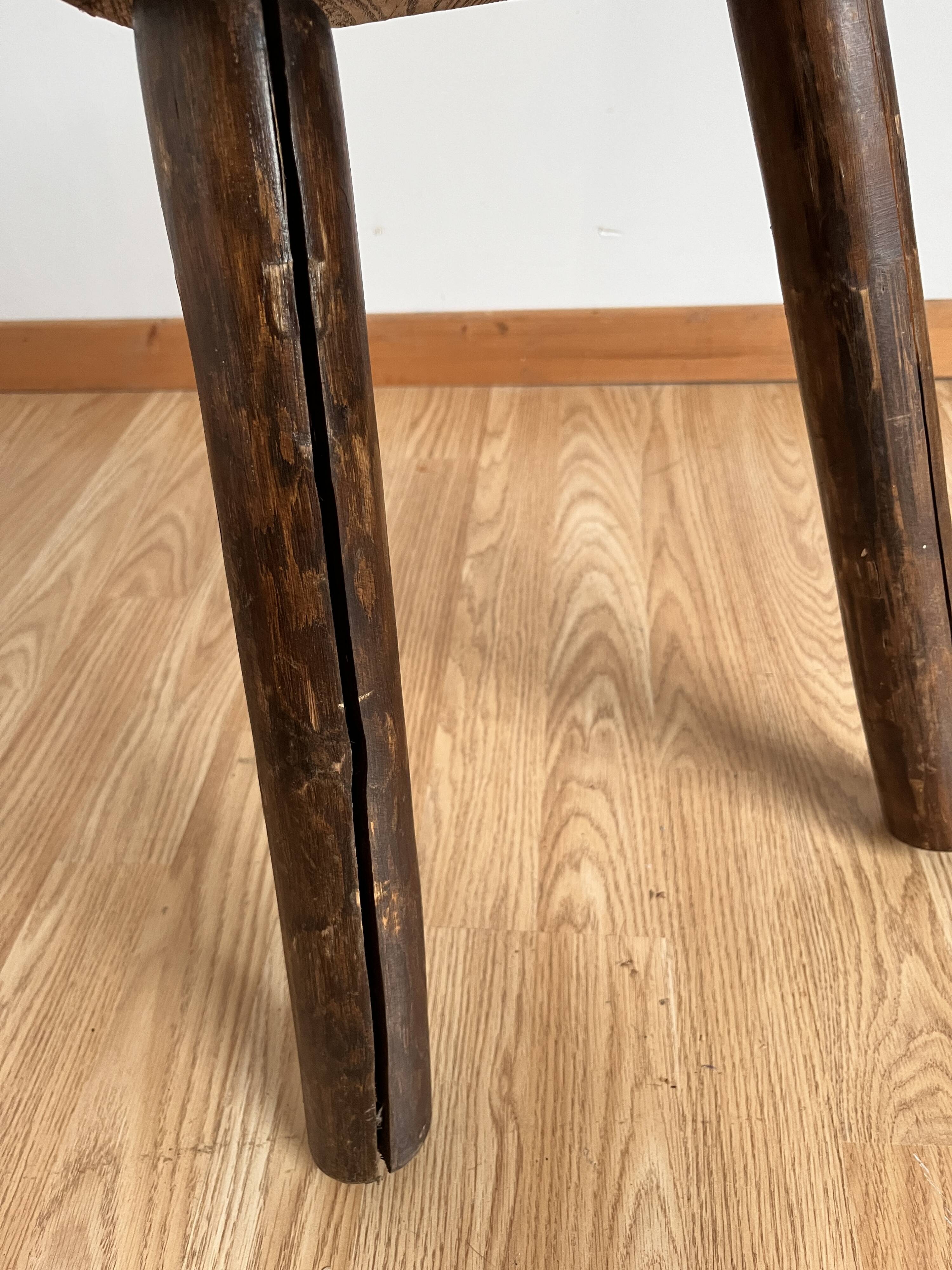 Tabouret tripode
