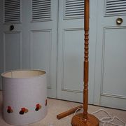 Lampadaire en pin scandinave du milieu du siècle par Temde, années 1960