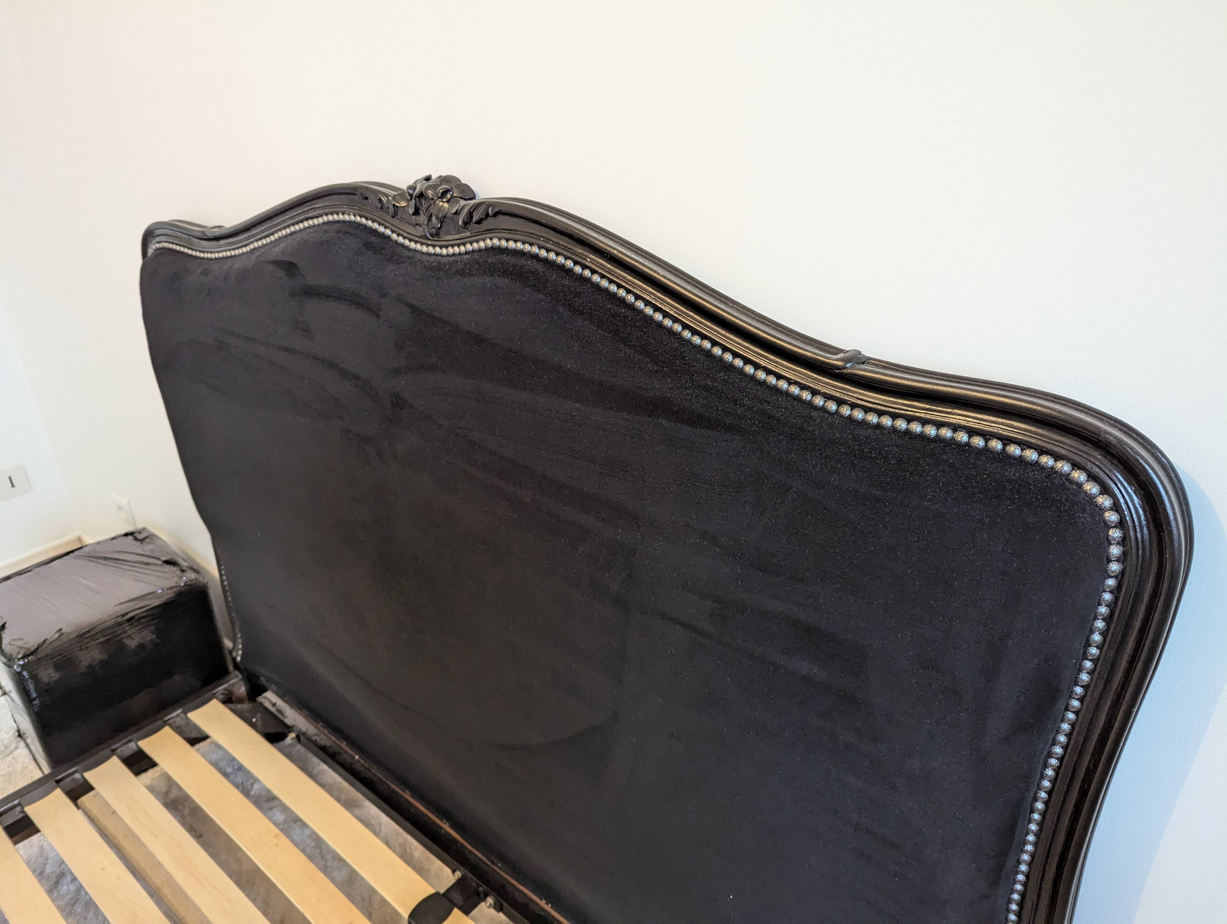 Black velvet bed 140x190
