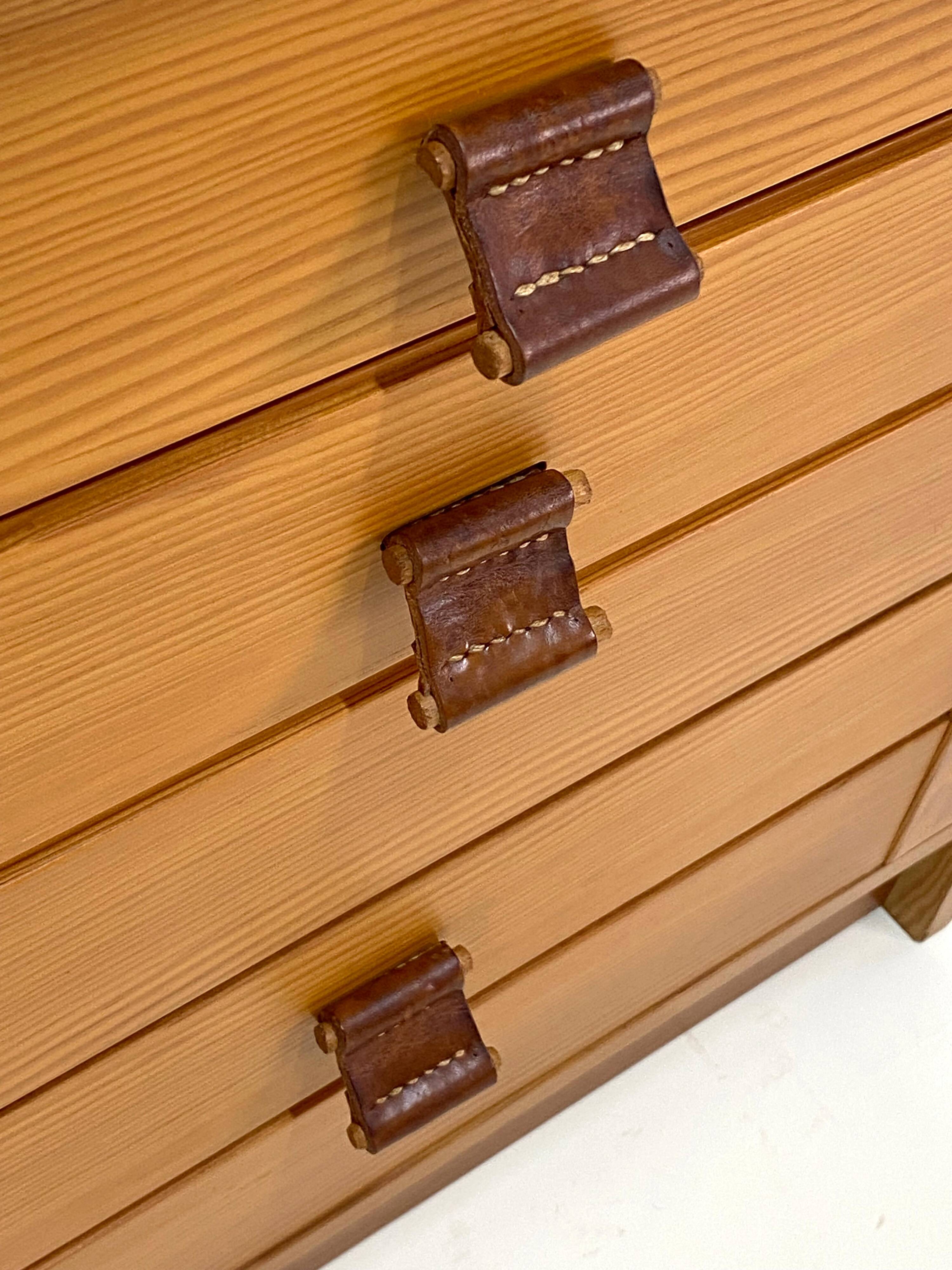 Antique 3 Drawer Chest of Drawers - Pitchpin and Leather - Vintage 70's - Scandinavian Style