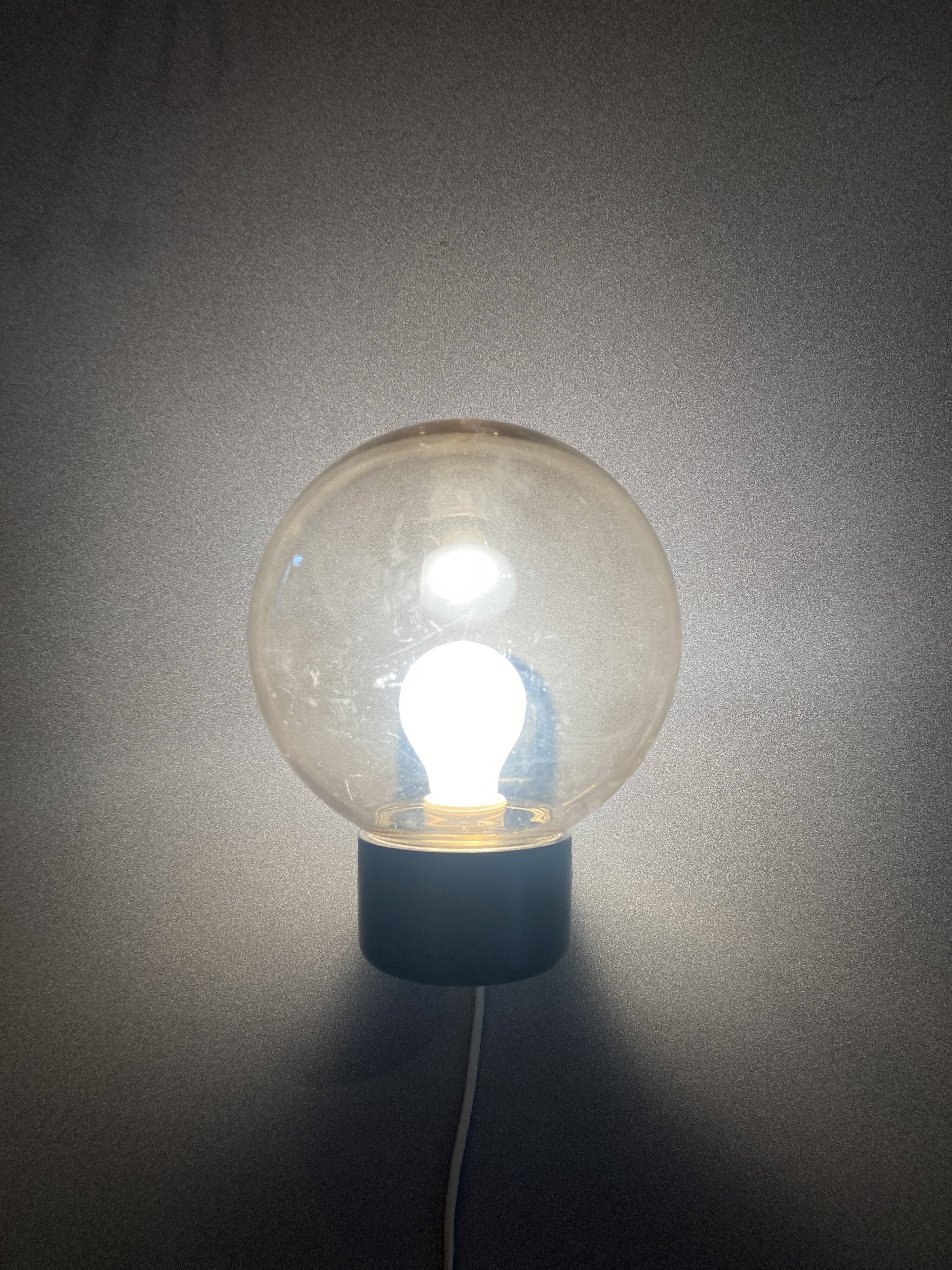 Outdoor wall lamp