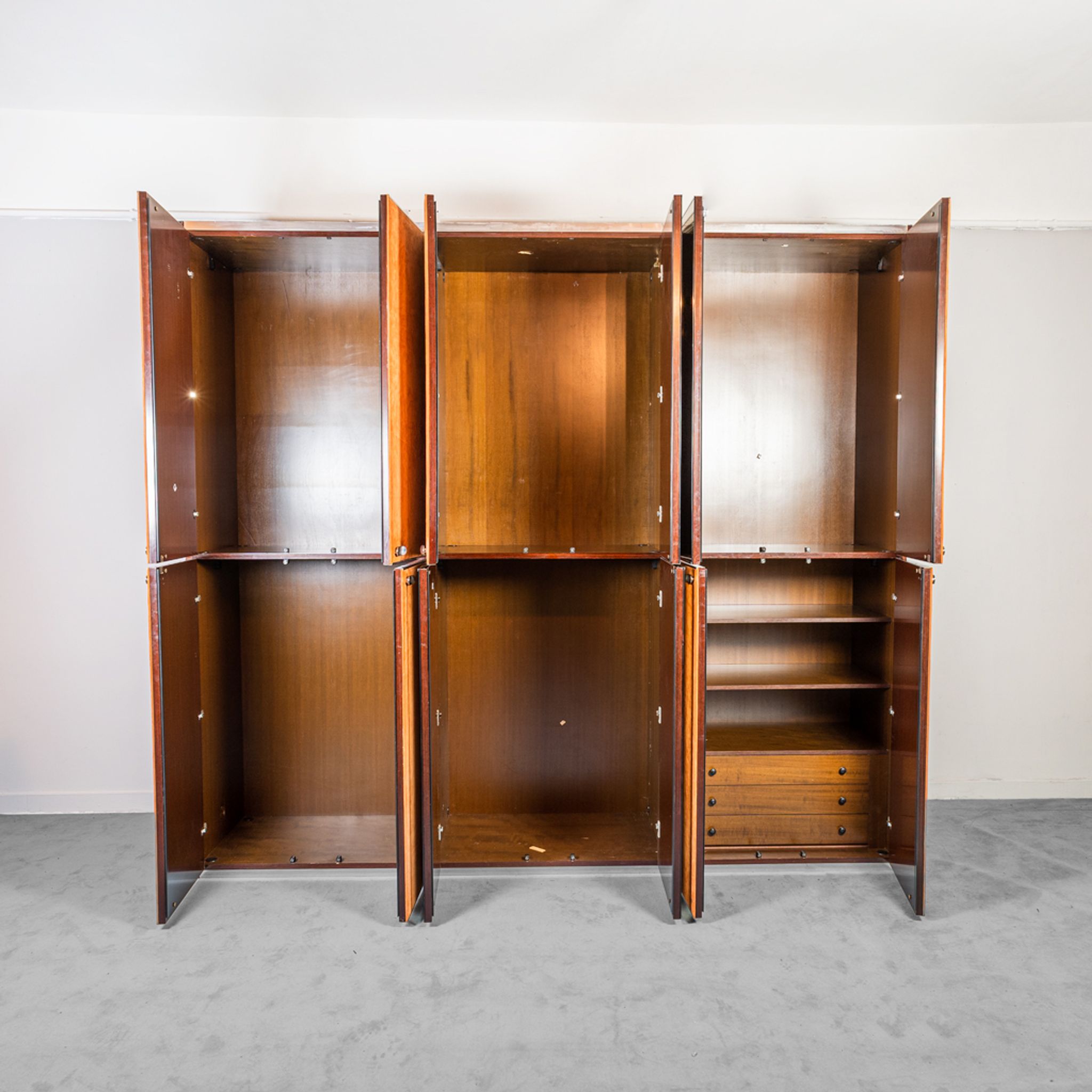 Wooden wardrobe cabinet design 70s vintage modernariato