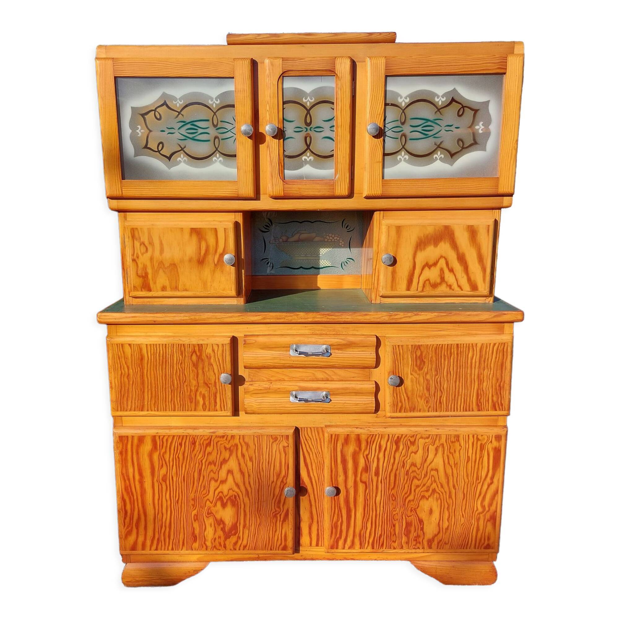 Whole Mado buffet, golden honey color