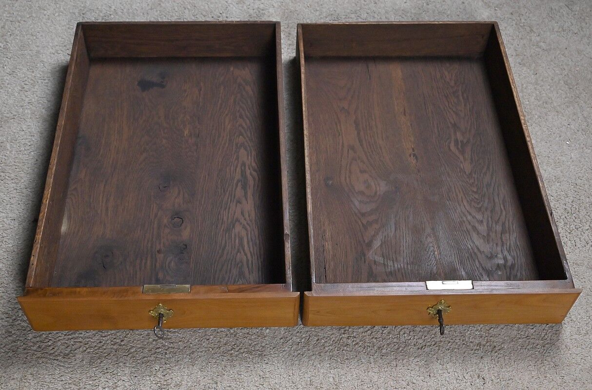 Small desk in apple and cherry wood, Louis XV – XVIII century.