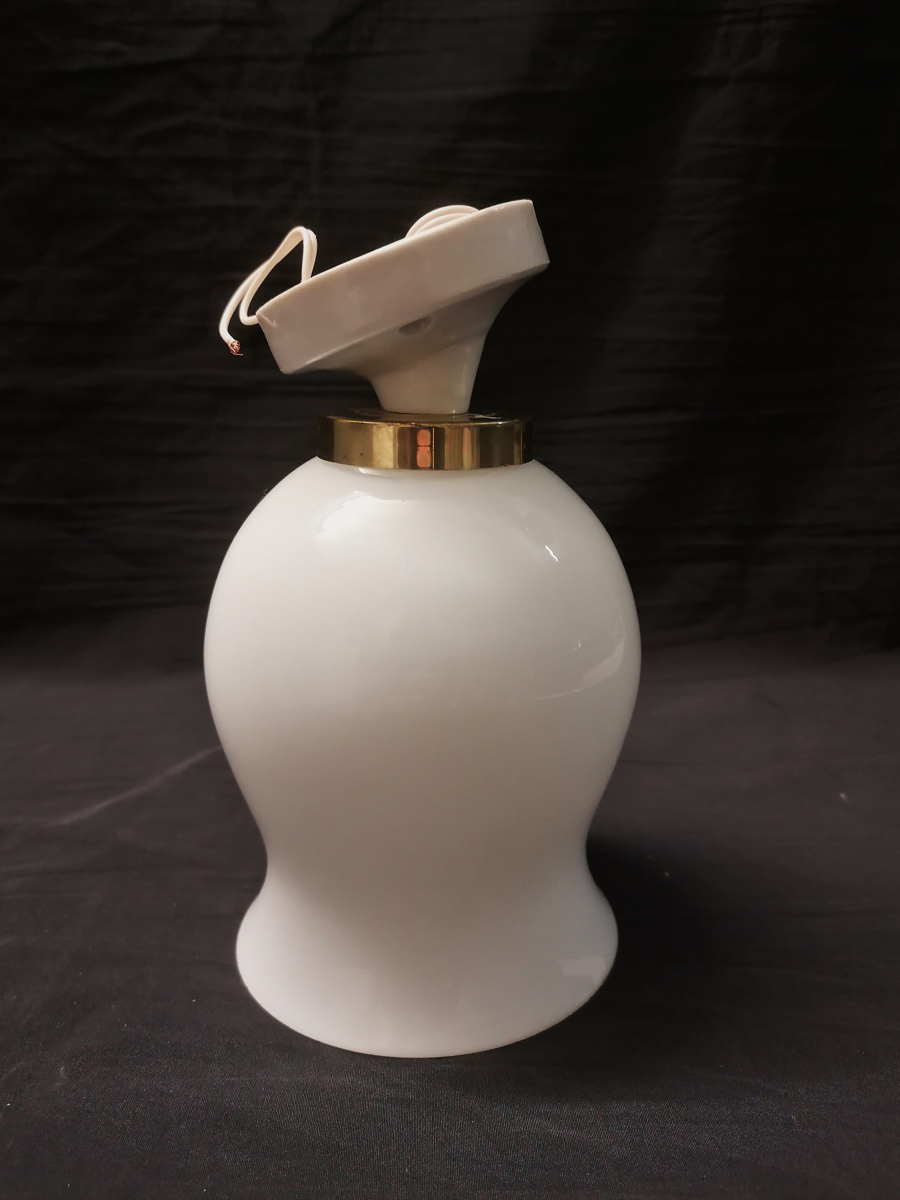 Vintage wall lamp - porcelain and tulip in white opaline - 40s