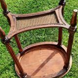 Pedestal table