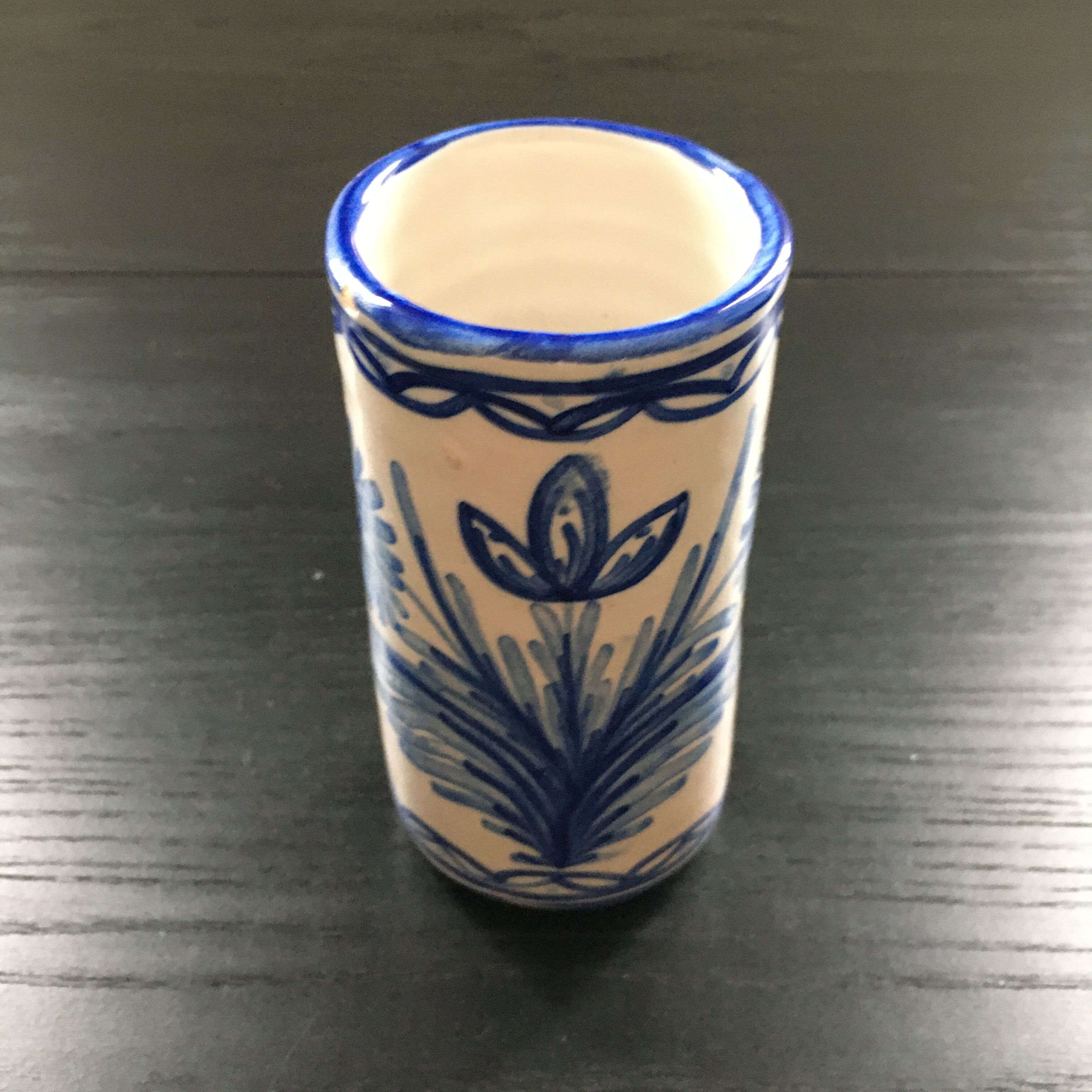 Lot of 5 blue decorative vases signed