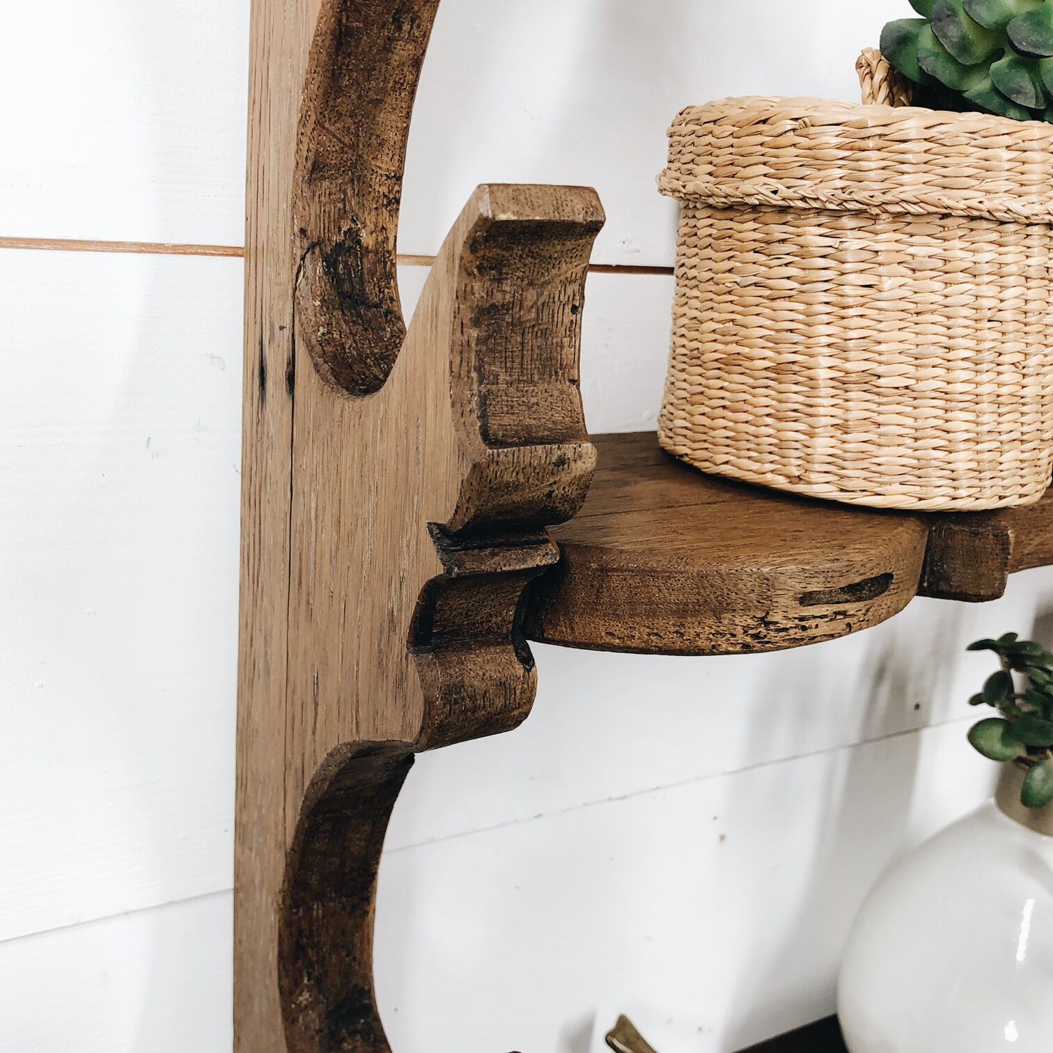 Artisanal shelf in raw wood