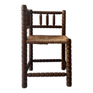 Chaise paillée d'angle