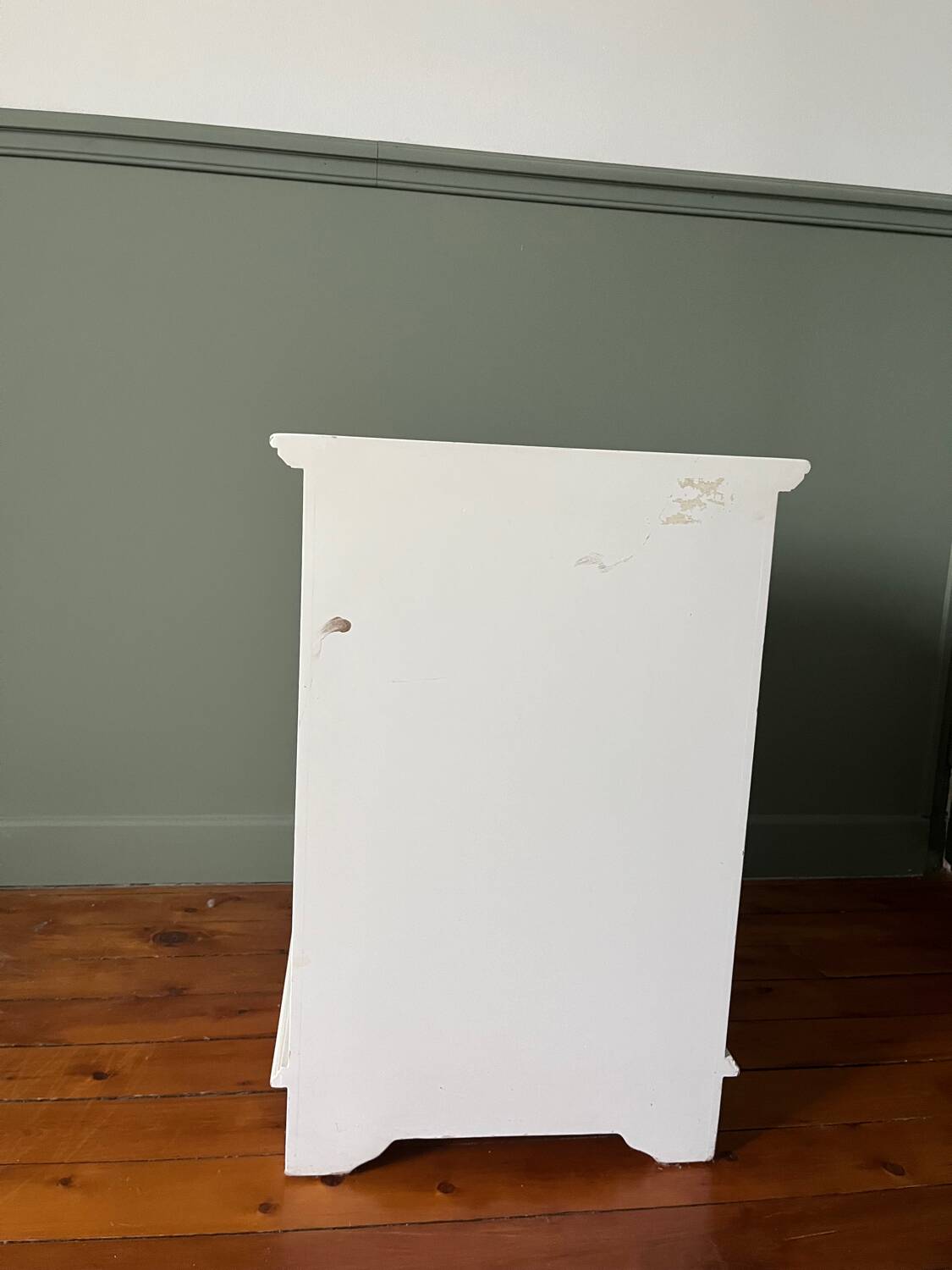 Interior's bedside table