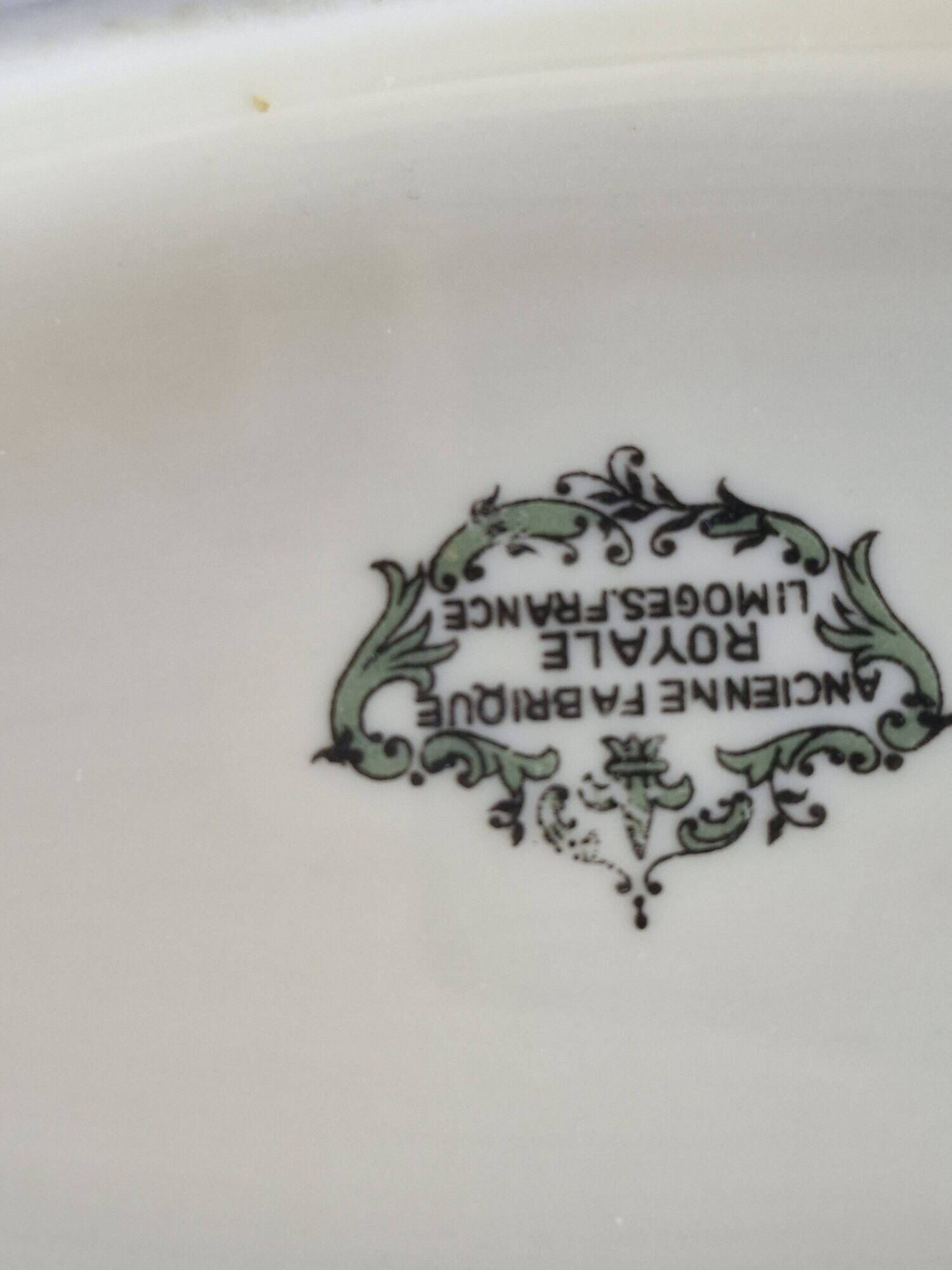 Limoges porcelain table service from the Old Royal Factory – 58 pieces