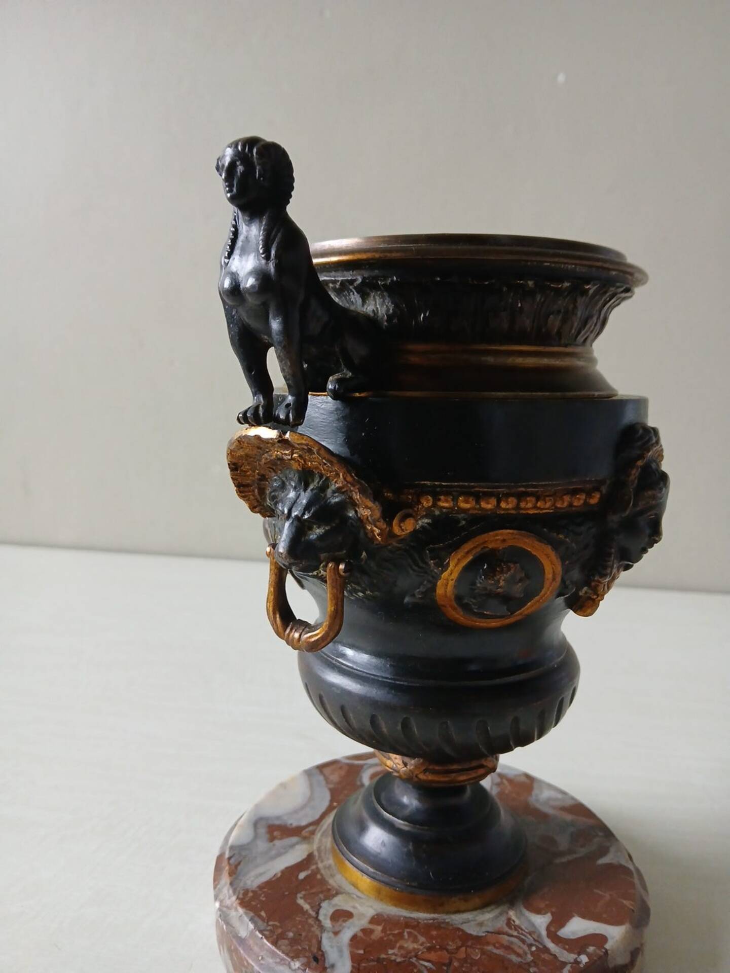 Ancient Médicis vase in gilded bronze with sphinxes – Napoleon III 19th century