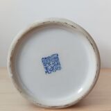 Chinese vase decorating plum blossoms