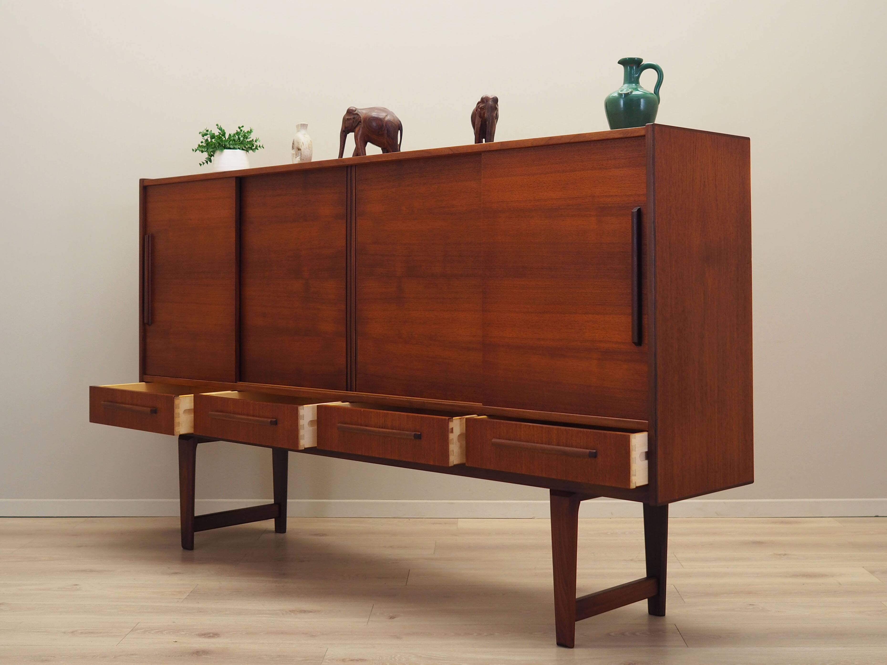 Buffet haut en teck, design danois, années 1960, fabricant : PMJ Viby J