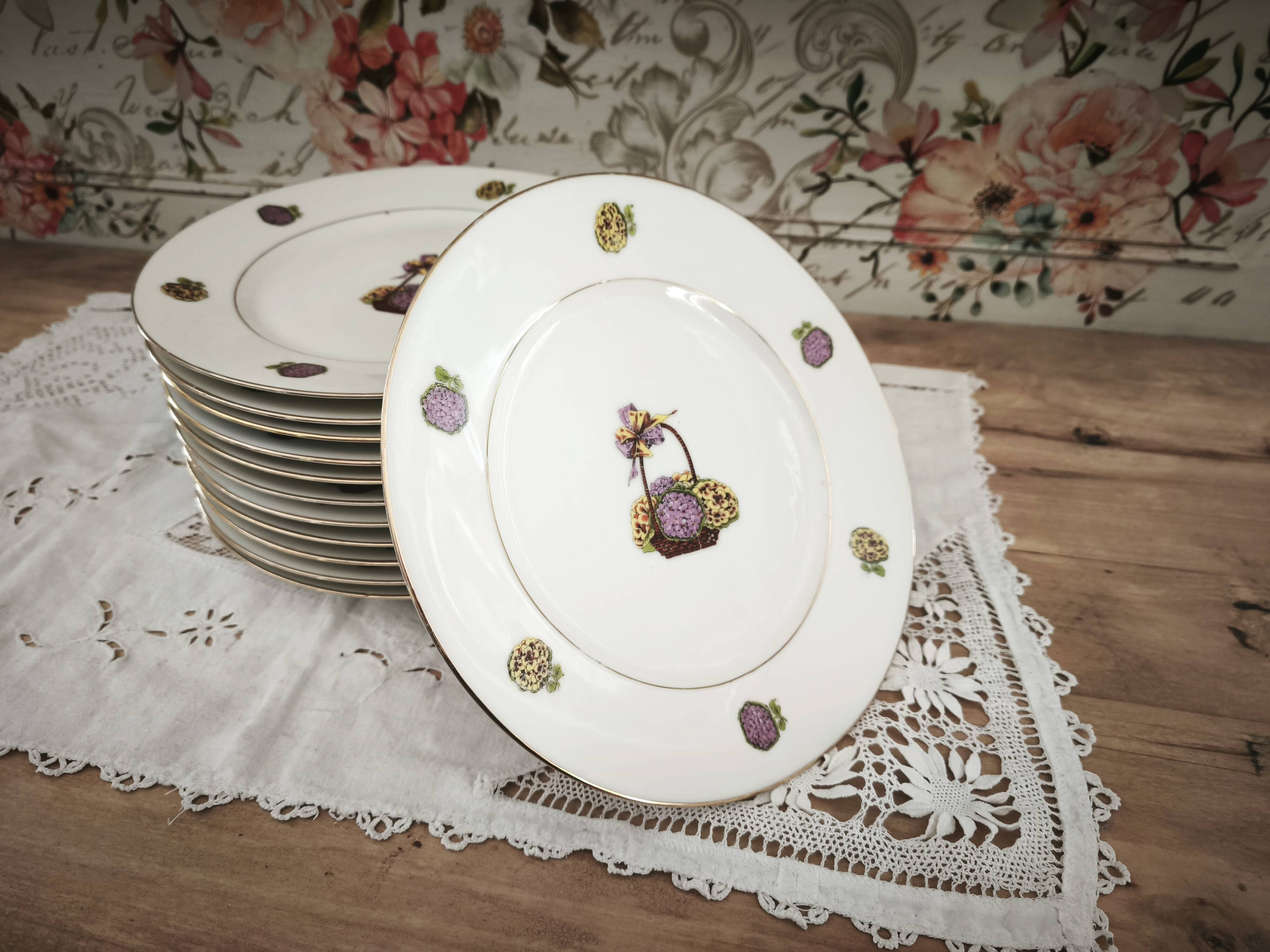 Set of 12 flat plates Limoges hydrangea basket design