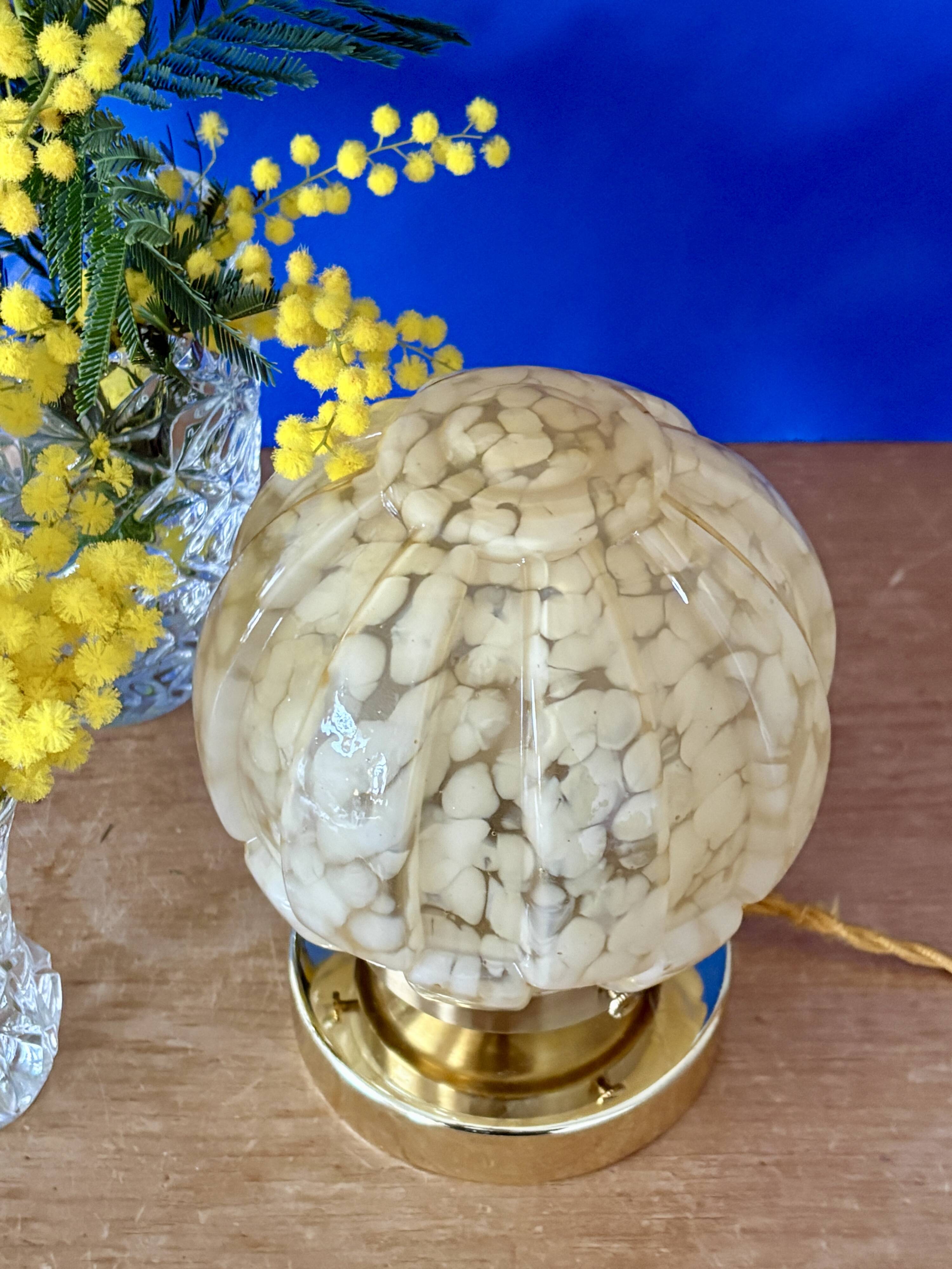 Beautiful table lamp, vintage Art Deco glass globe from Clichy in pink. Diameter